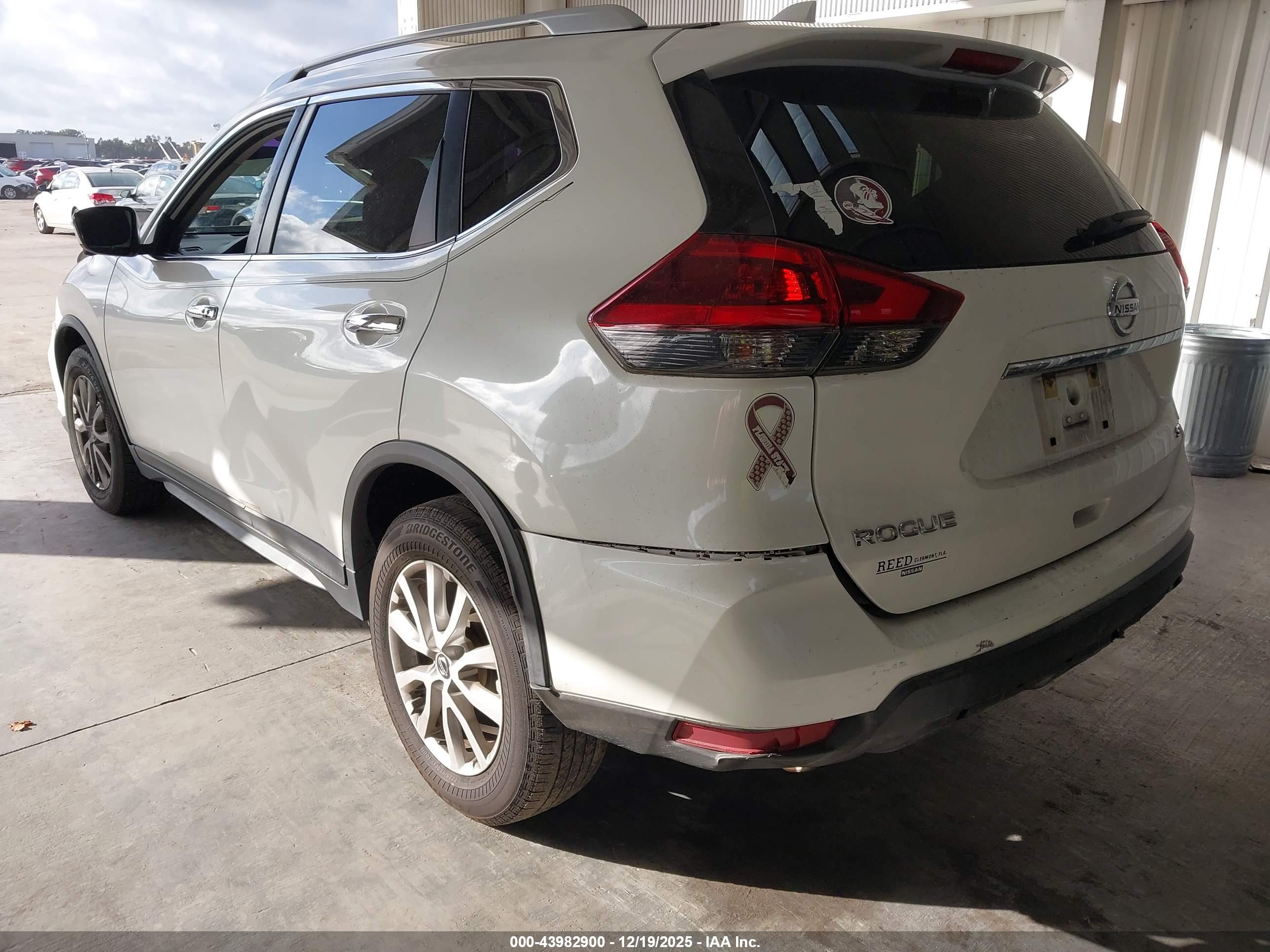 NISSAN ROGUE image 3