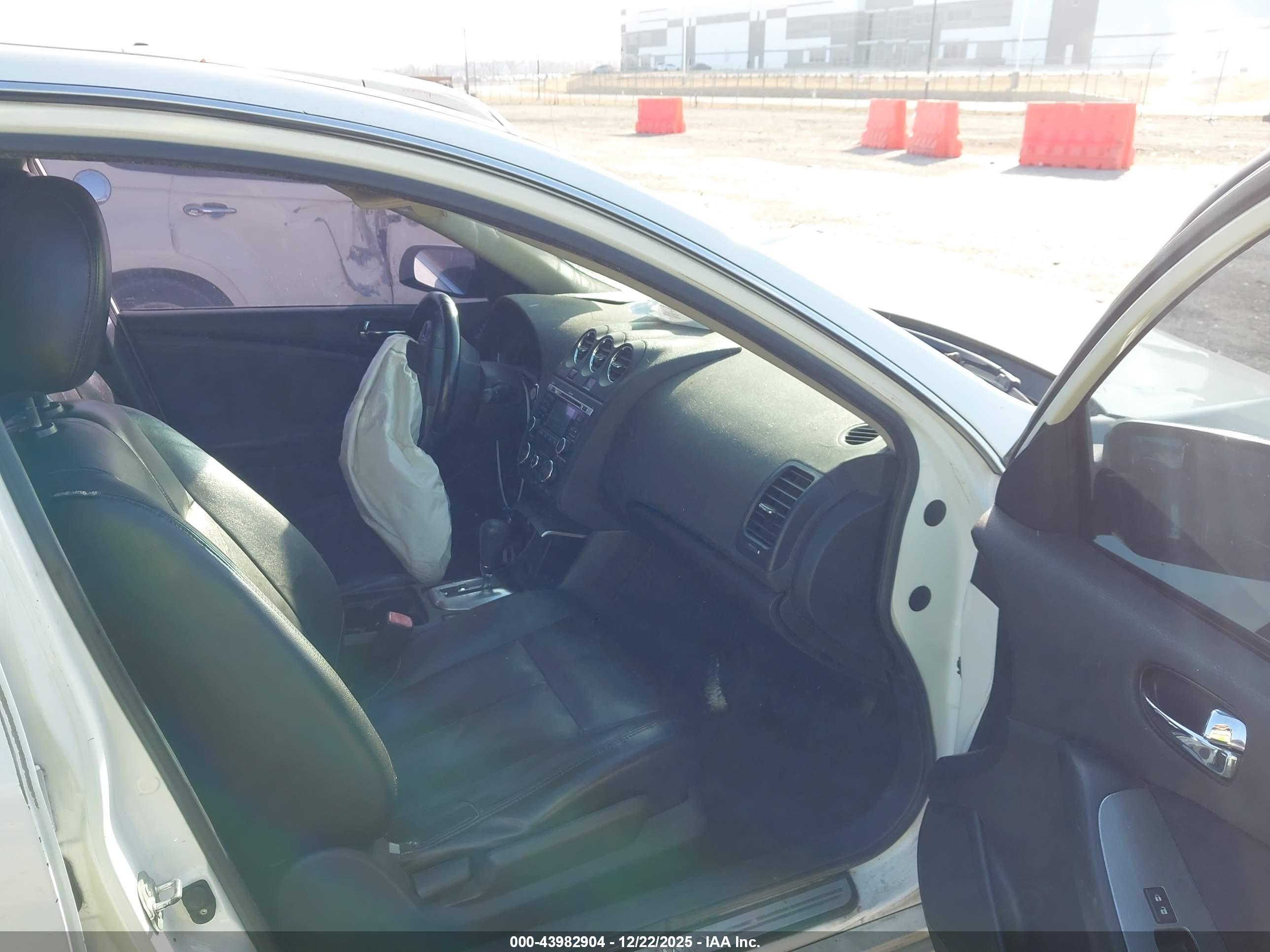 NISSAN ALTIMA image 5