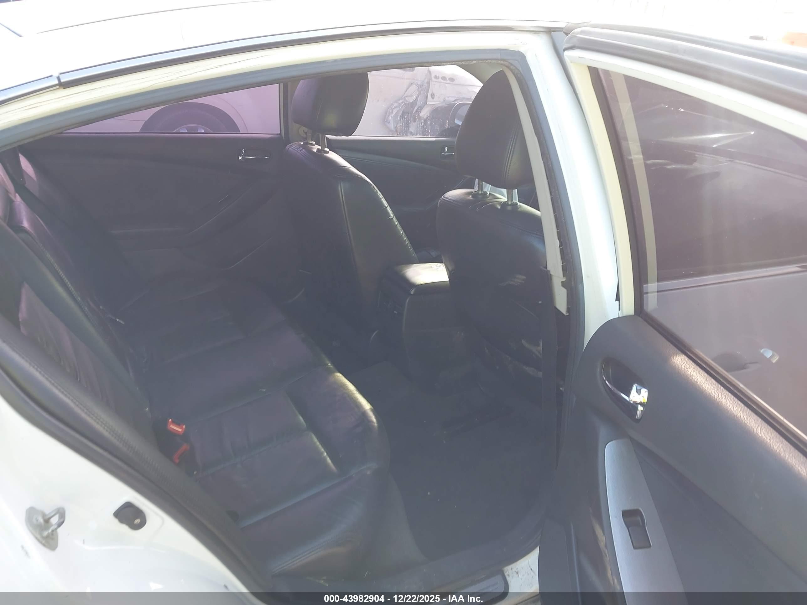 NISSAN ALTIMA image 8