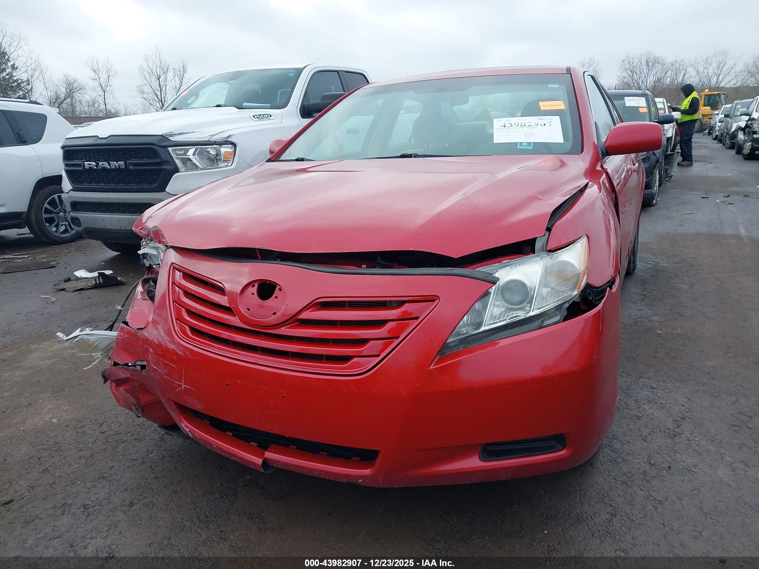 TOYOTA CAMRY image 2
