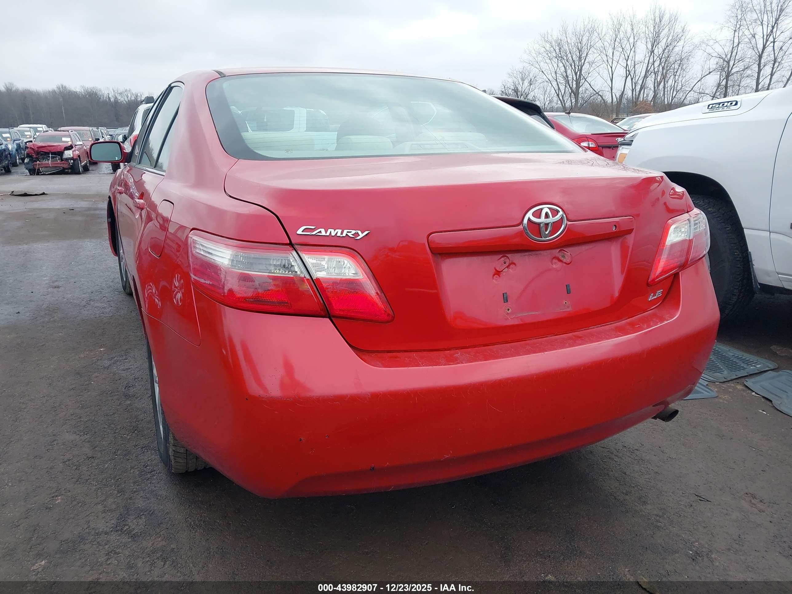 TOYOTA CAMRY image 3