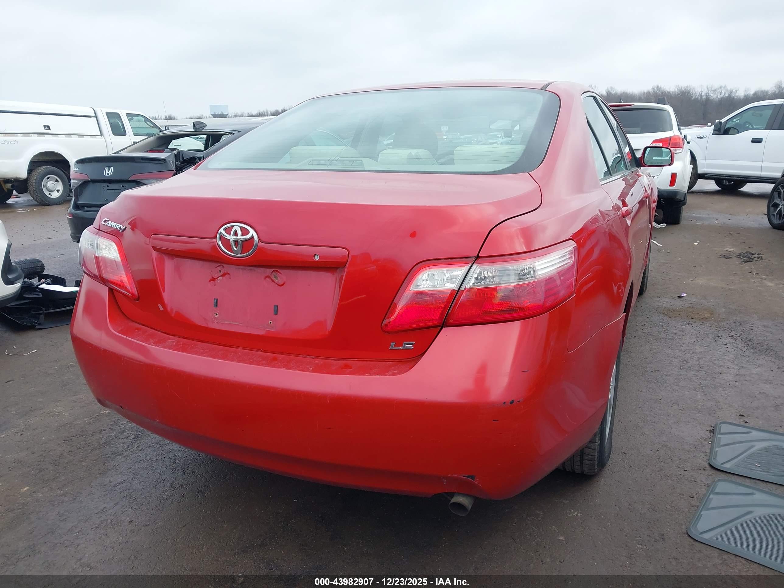 TOYOTA CAMRY image 4