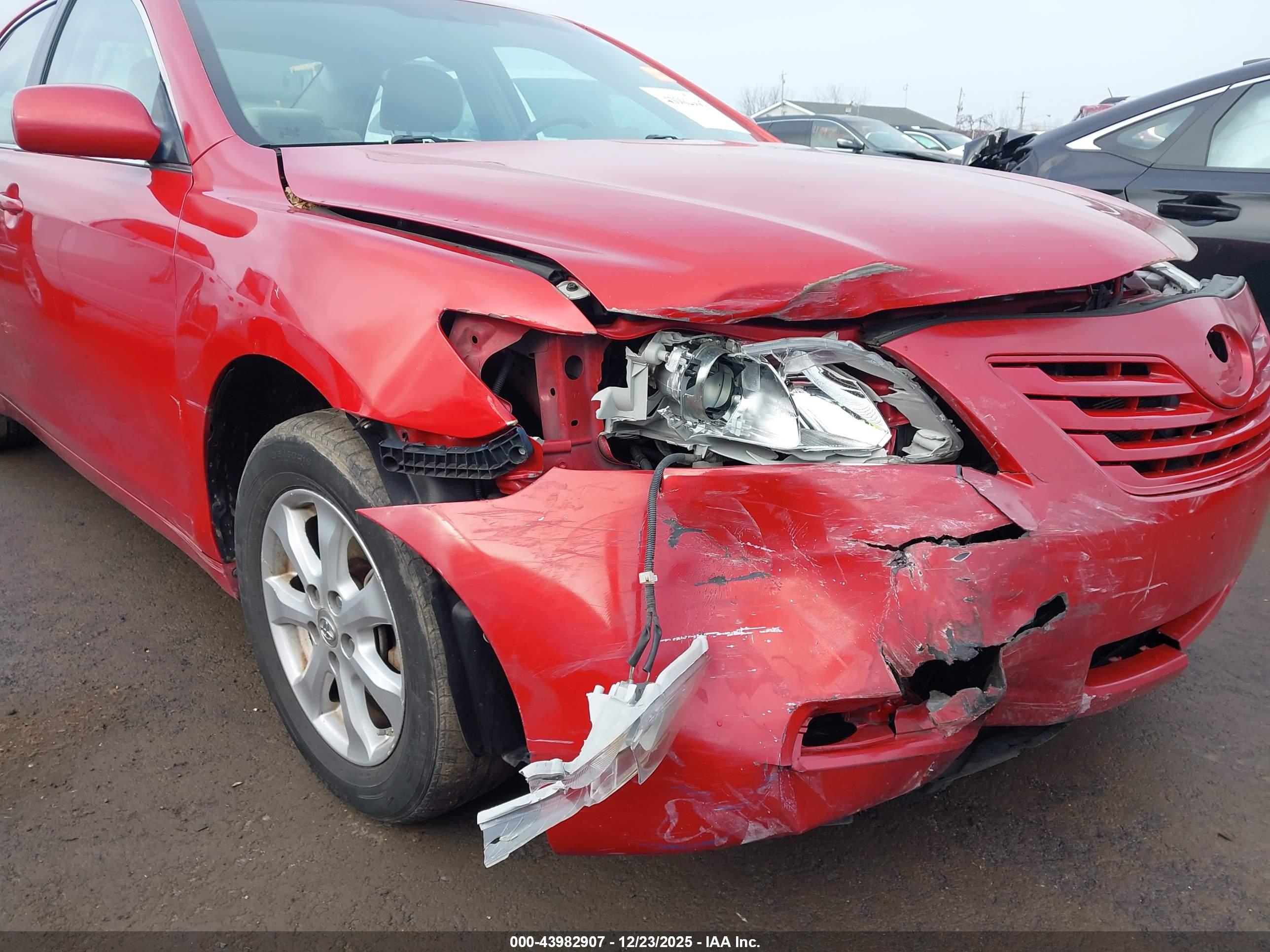 TOYOTA CAMRY image 6