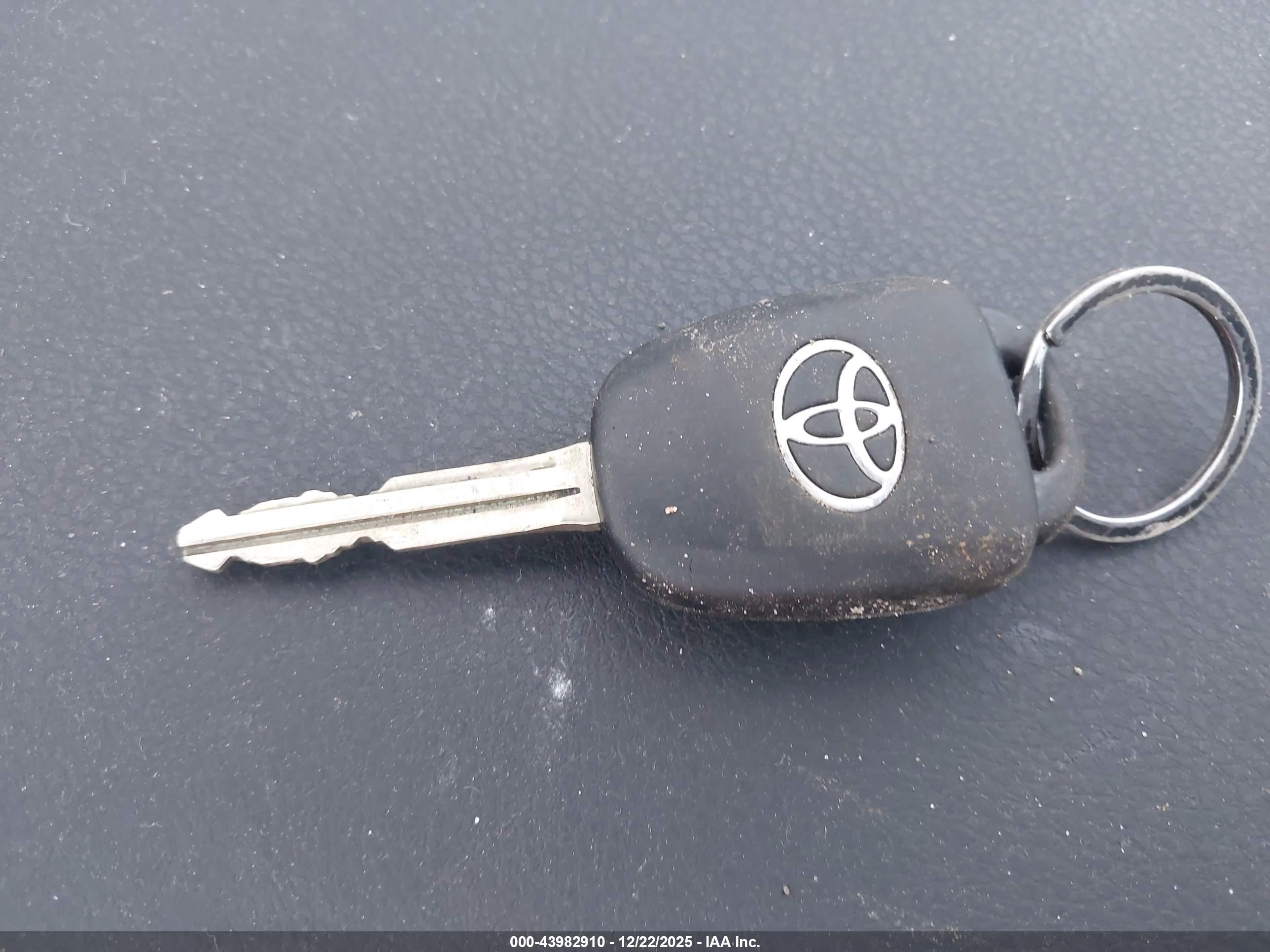 TOYOTA COROLLA image 11
