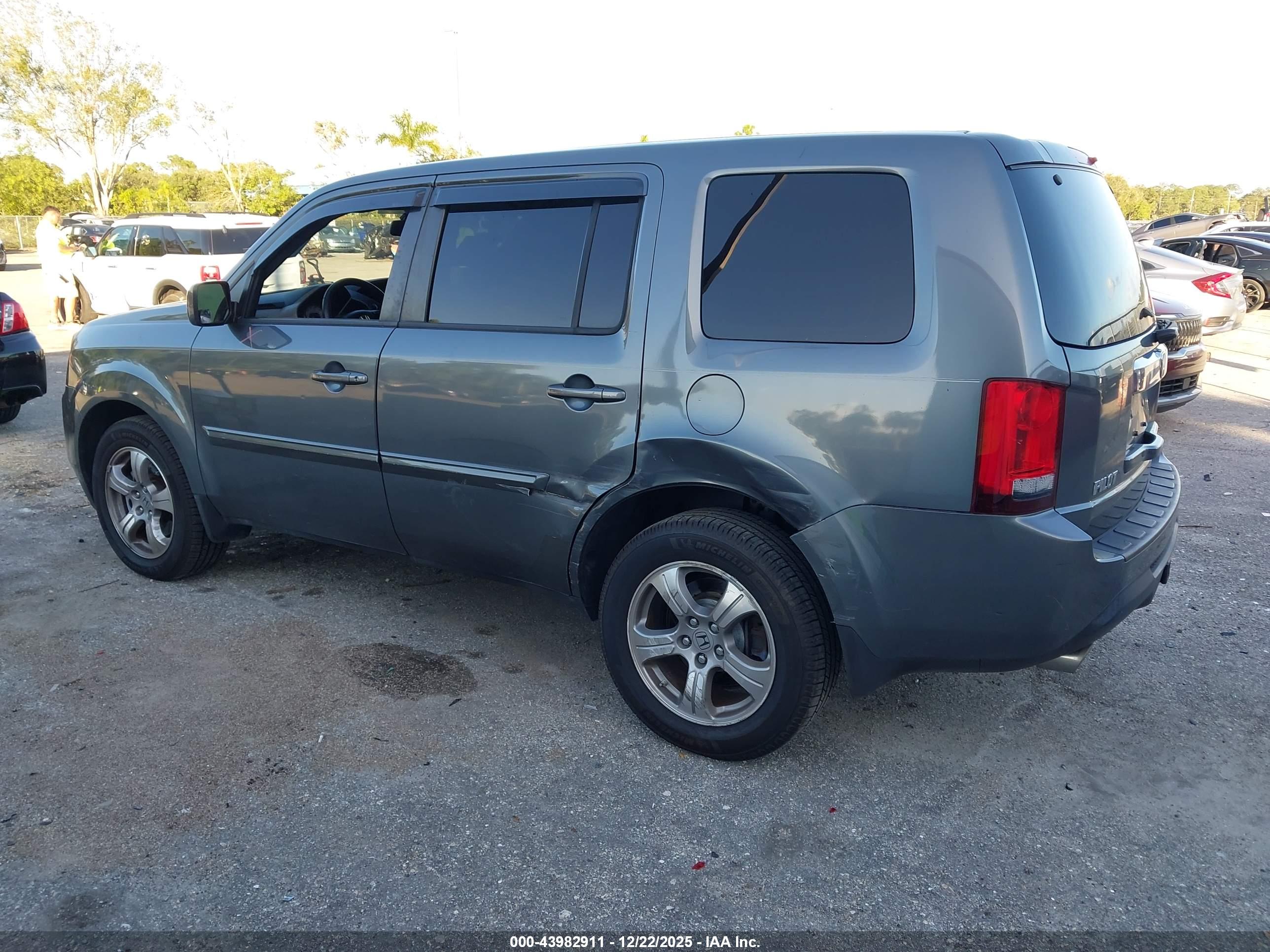 HONDA PILOT image 3