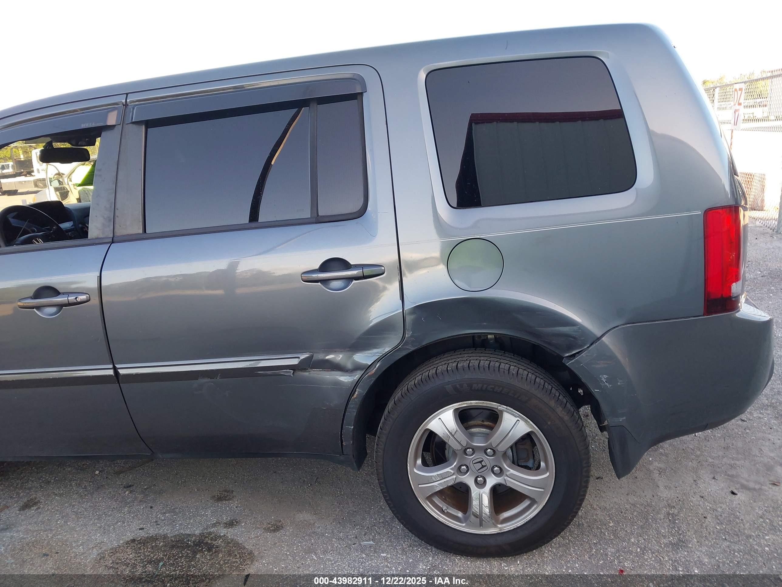 HONDA PILOT image 6