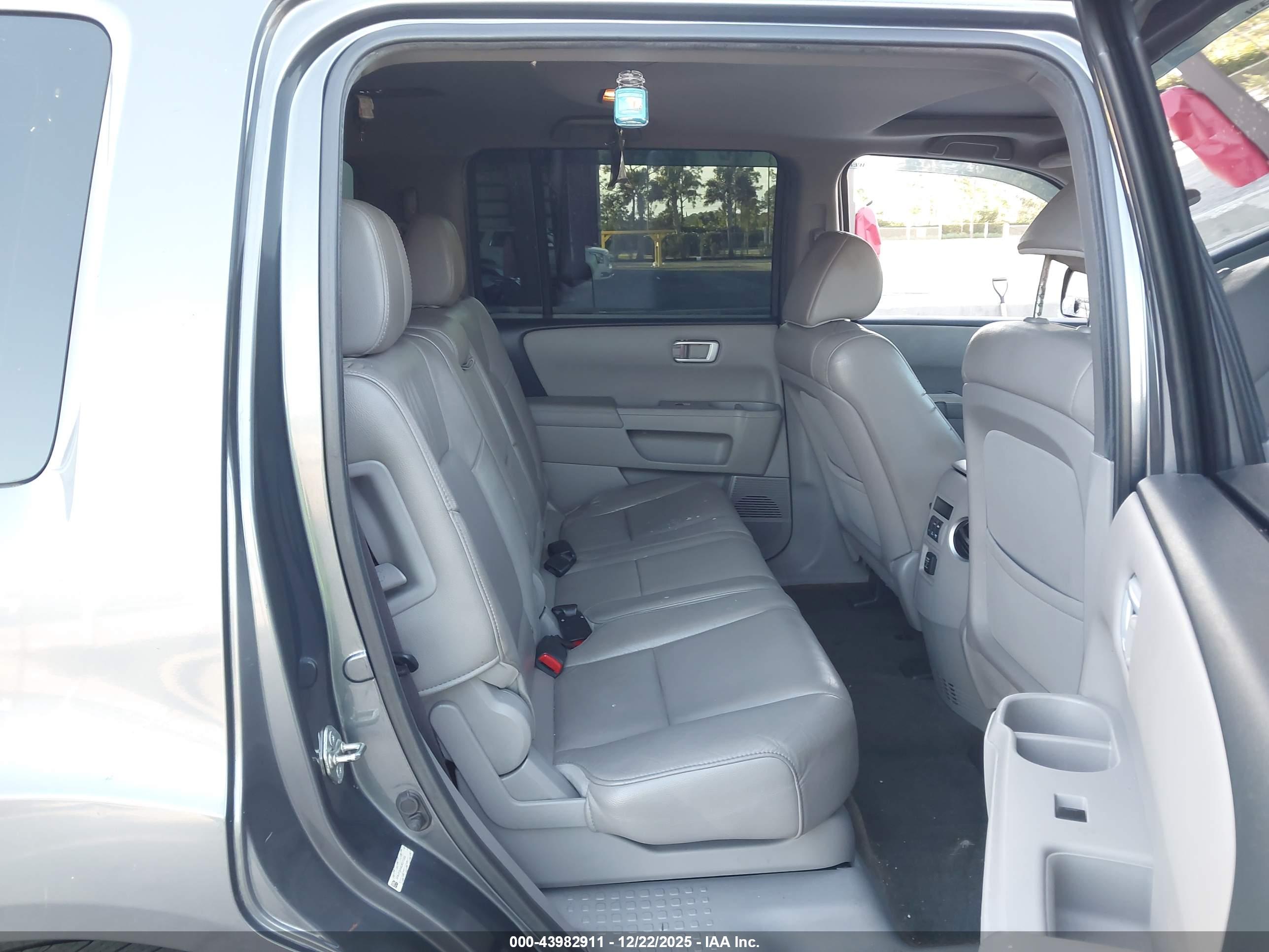 HONDA PILOT image 8