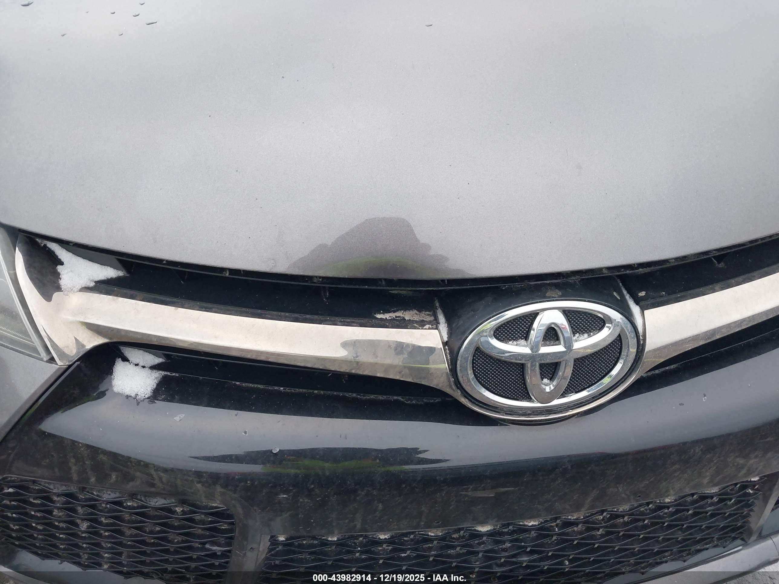 TOYOTA CAMRY image 6