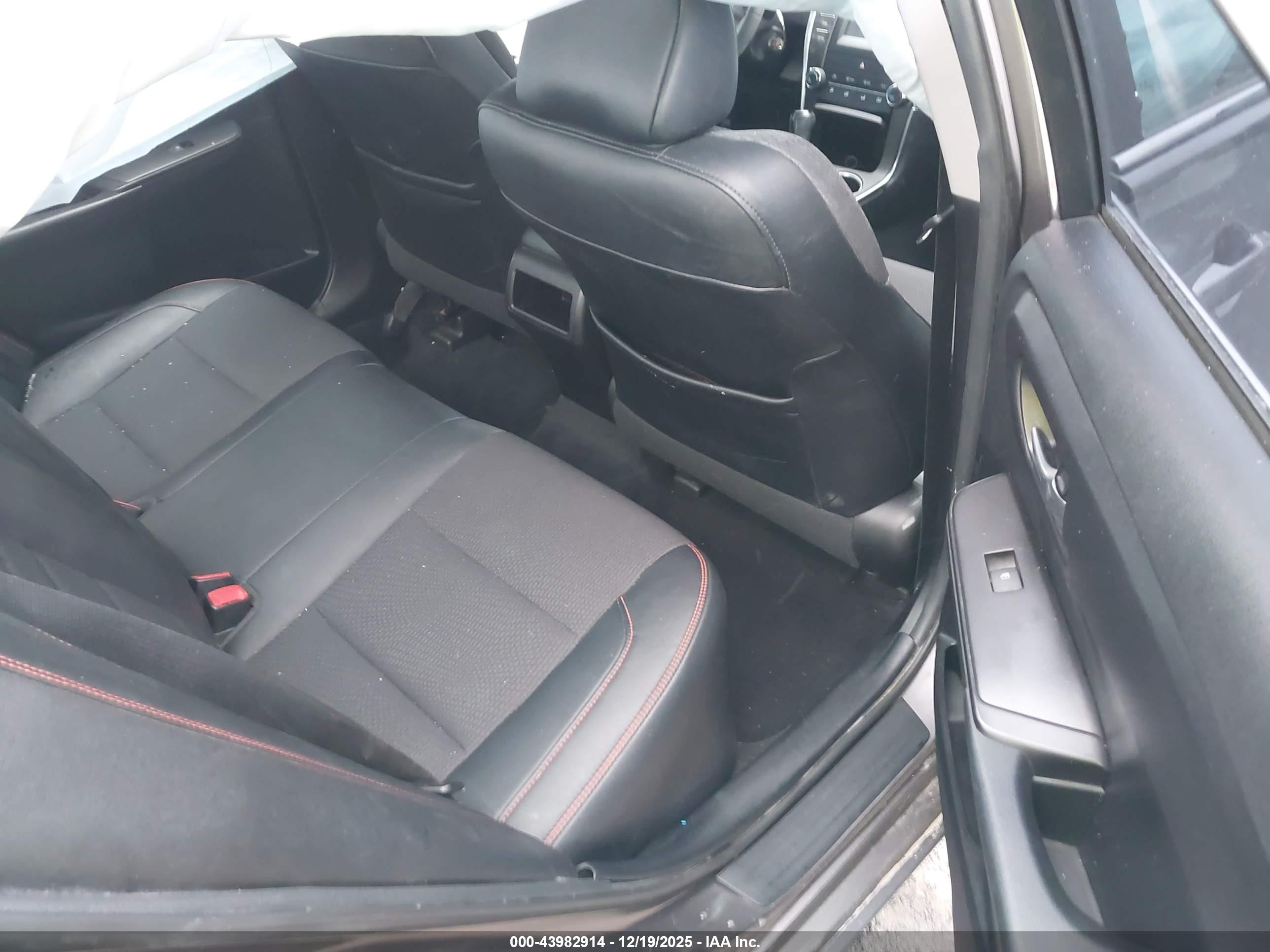 TOYOTA CAMRY image 8