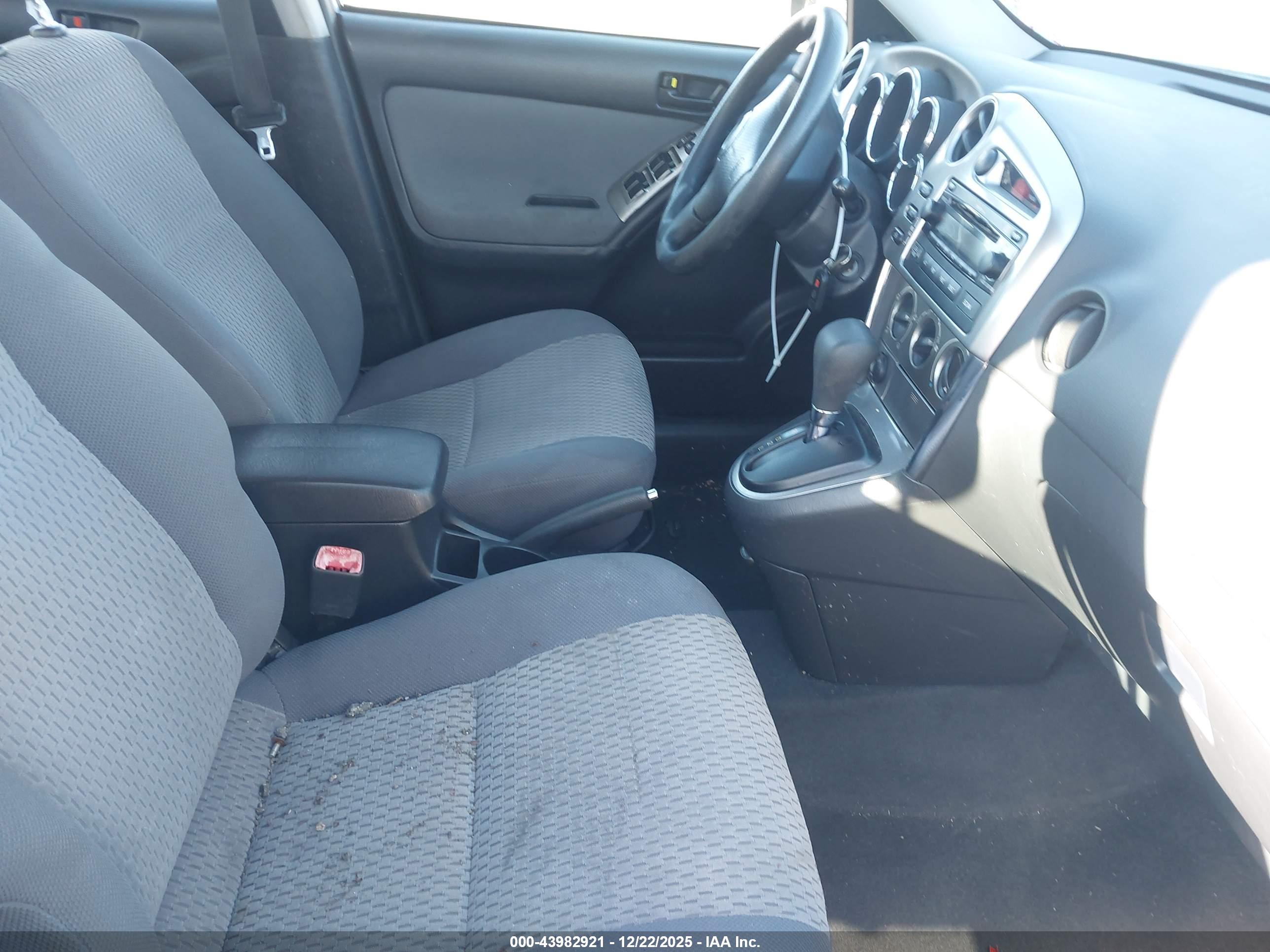 TOYOTA MATRIX image 5