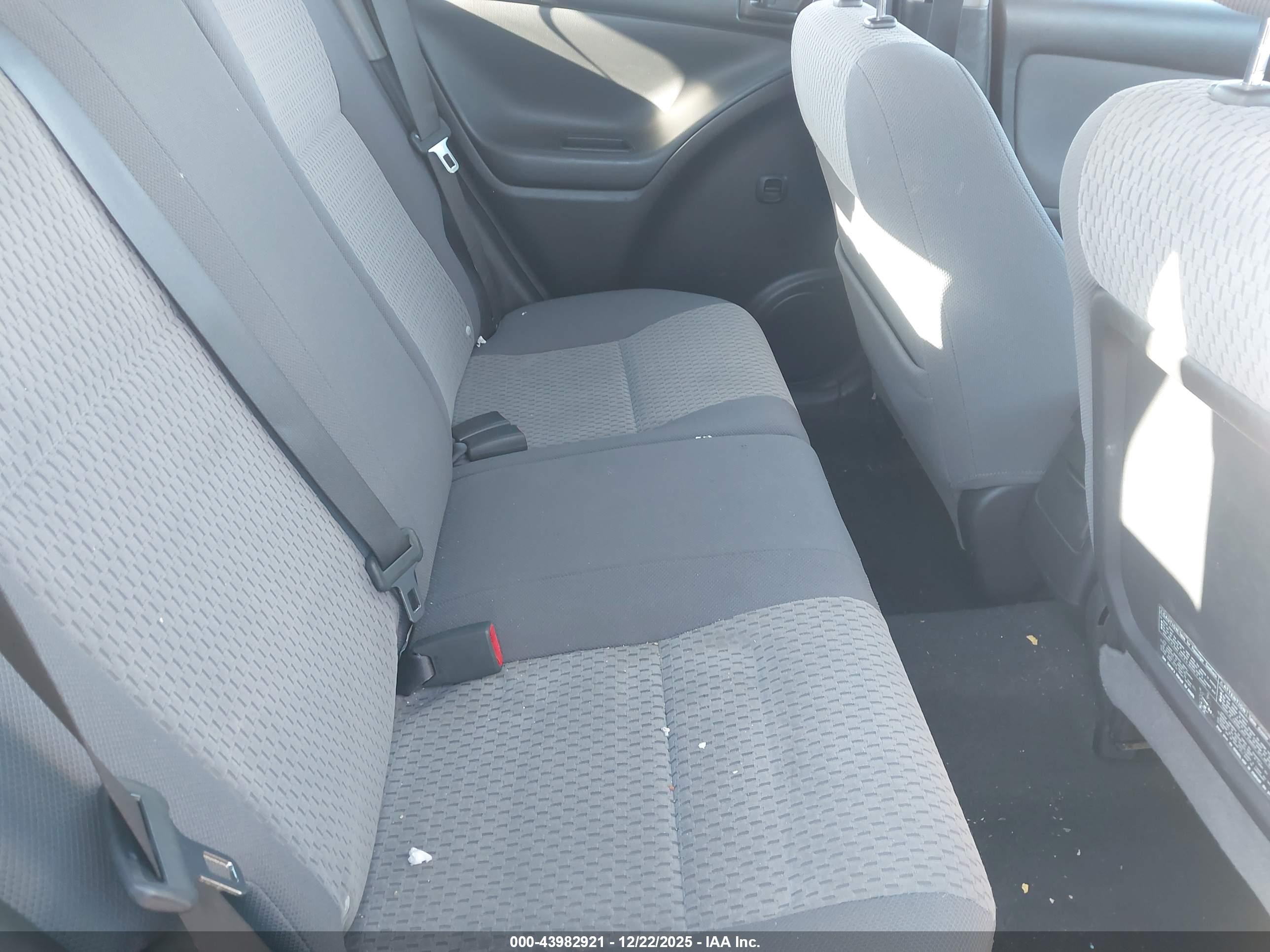TOYOTA MATRIX image 8