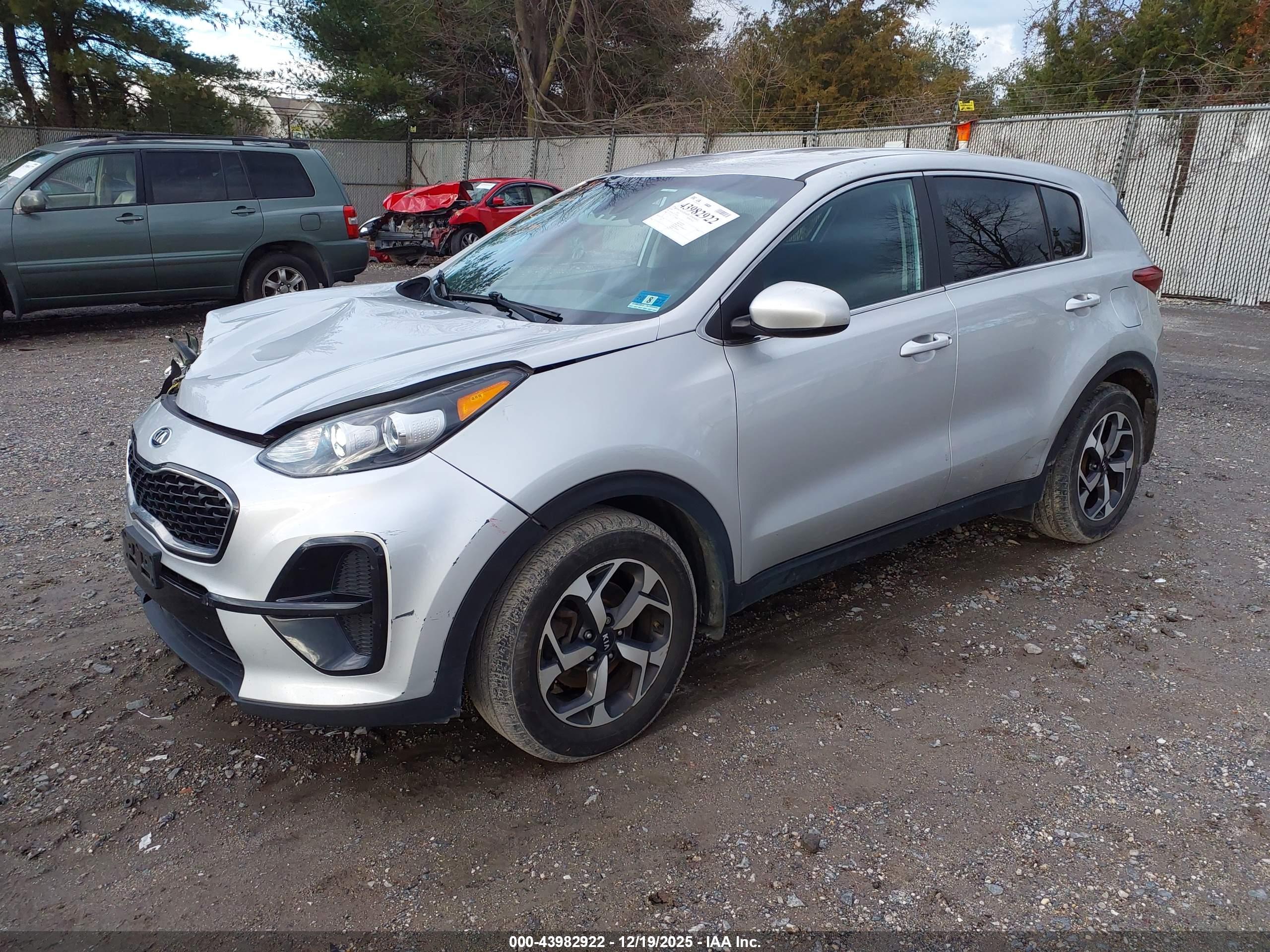 KIA SPORTAGE image 2