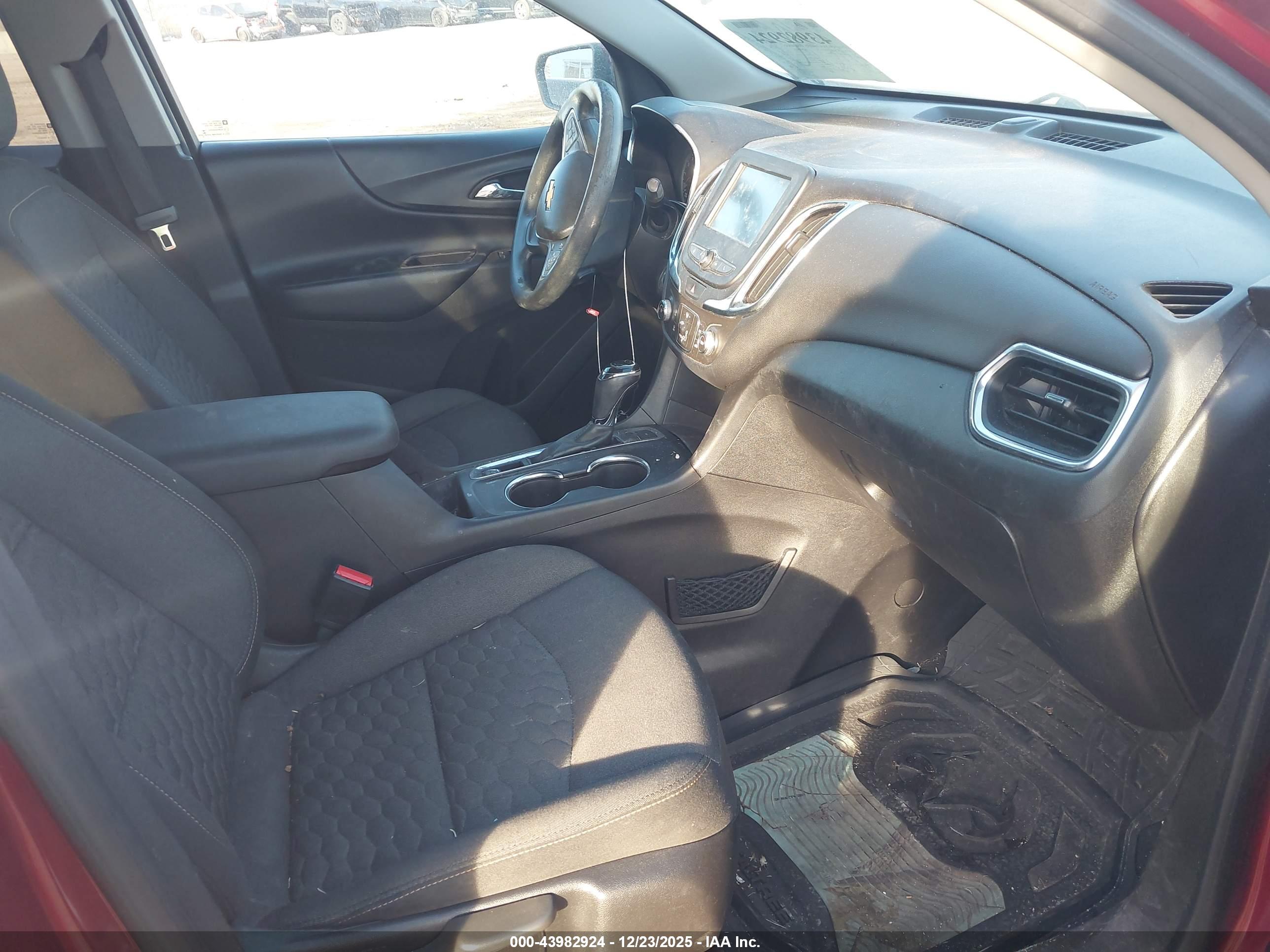 CHEVROLET EQUINOX image 5