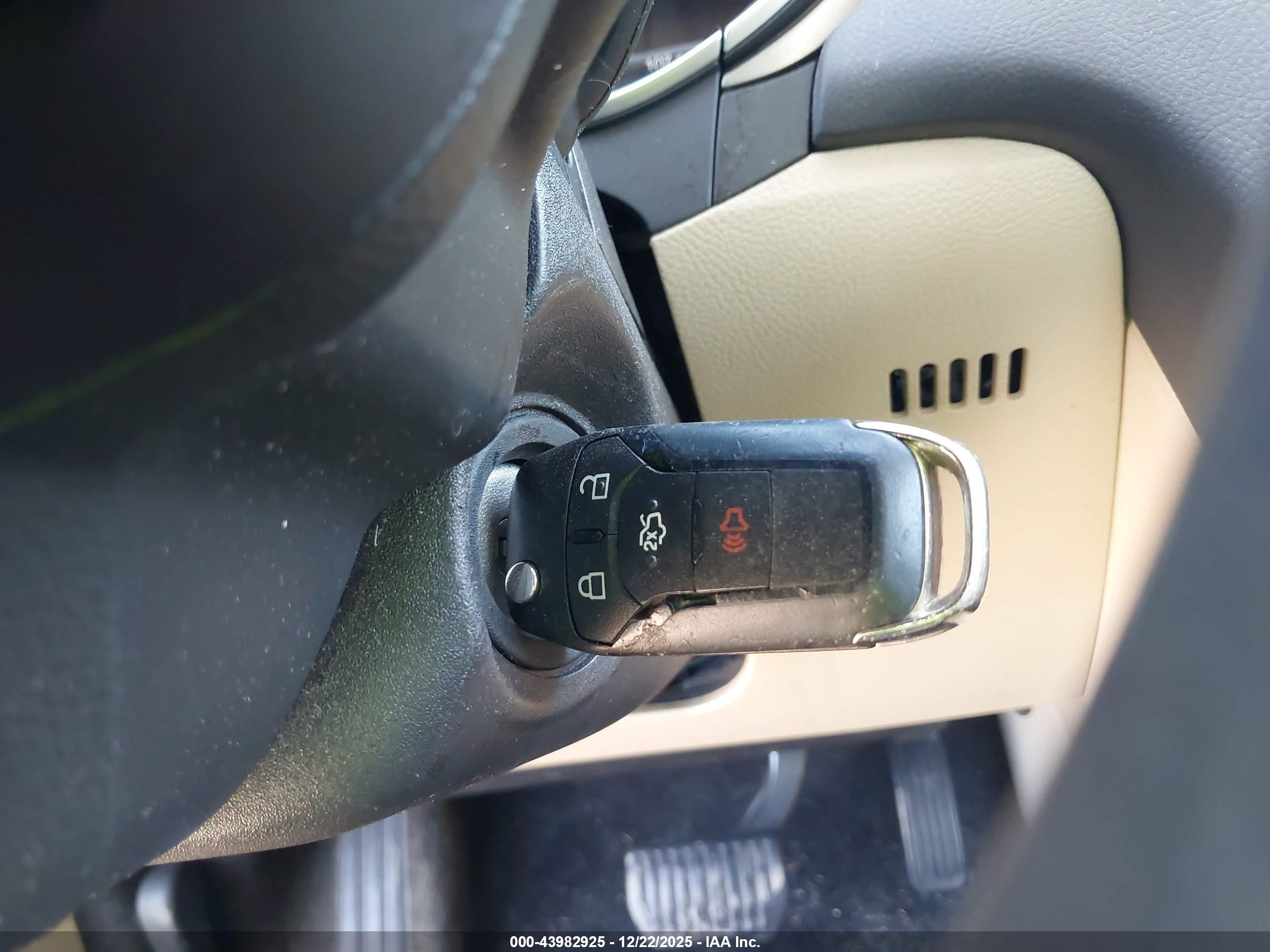 FORD FUSION image 11