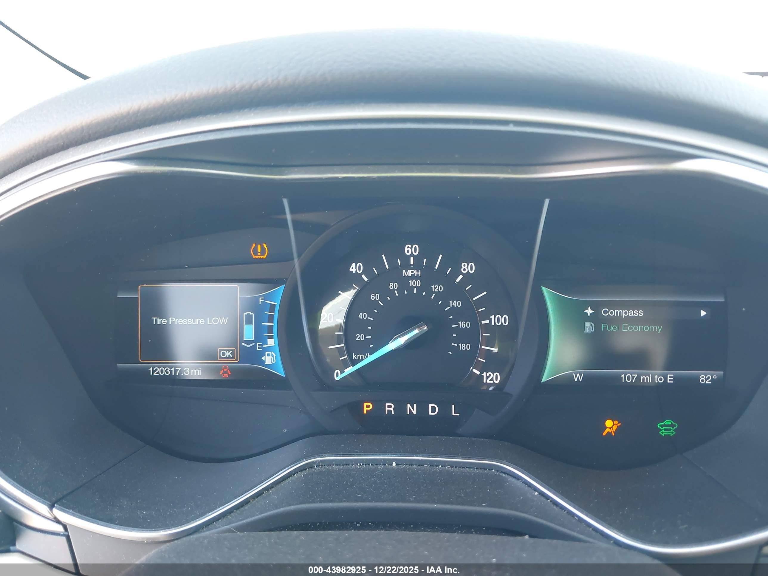 FORD FUSION image 7