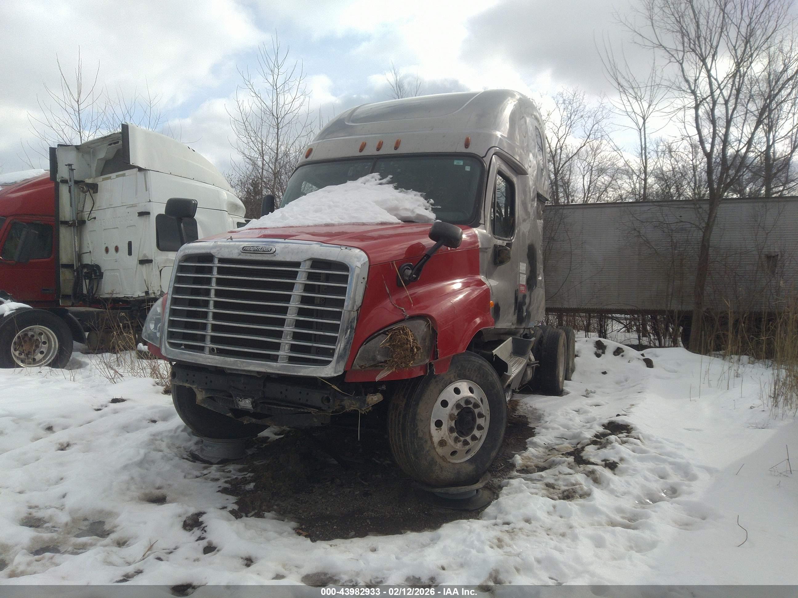 FREIGHTLINER CASCADIA image 2