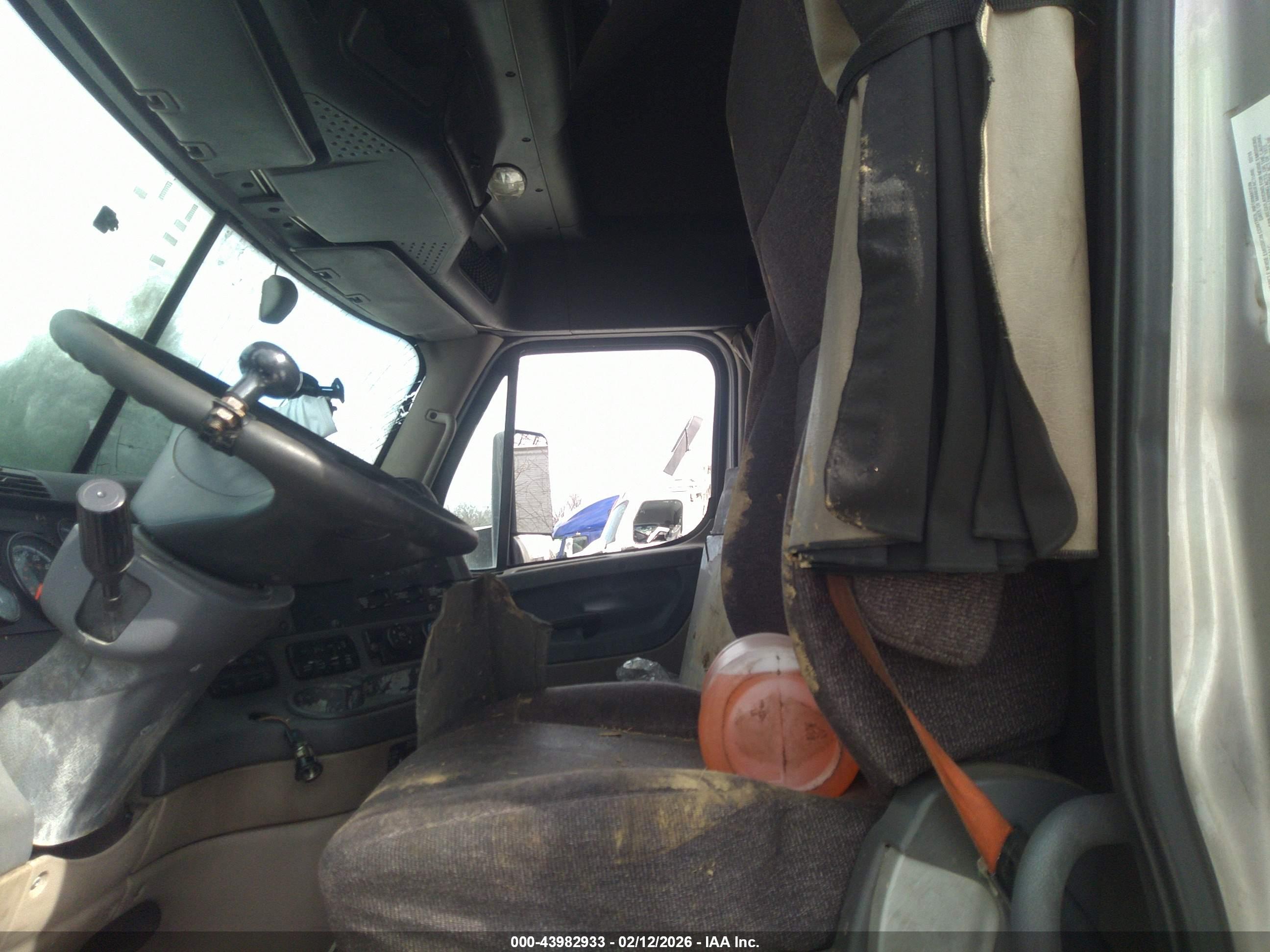 FREIGHTLINER CASCADIA image 5