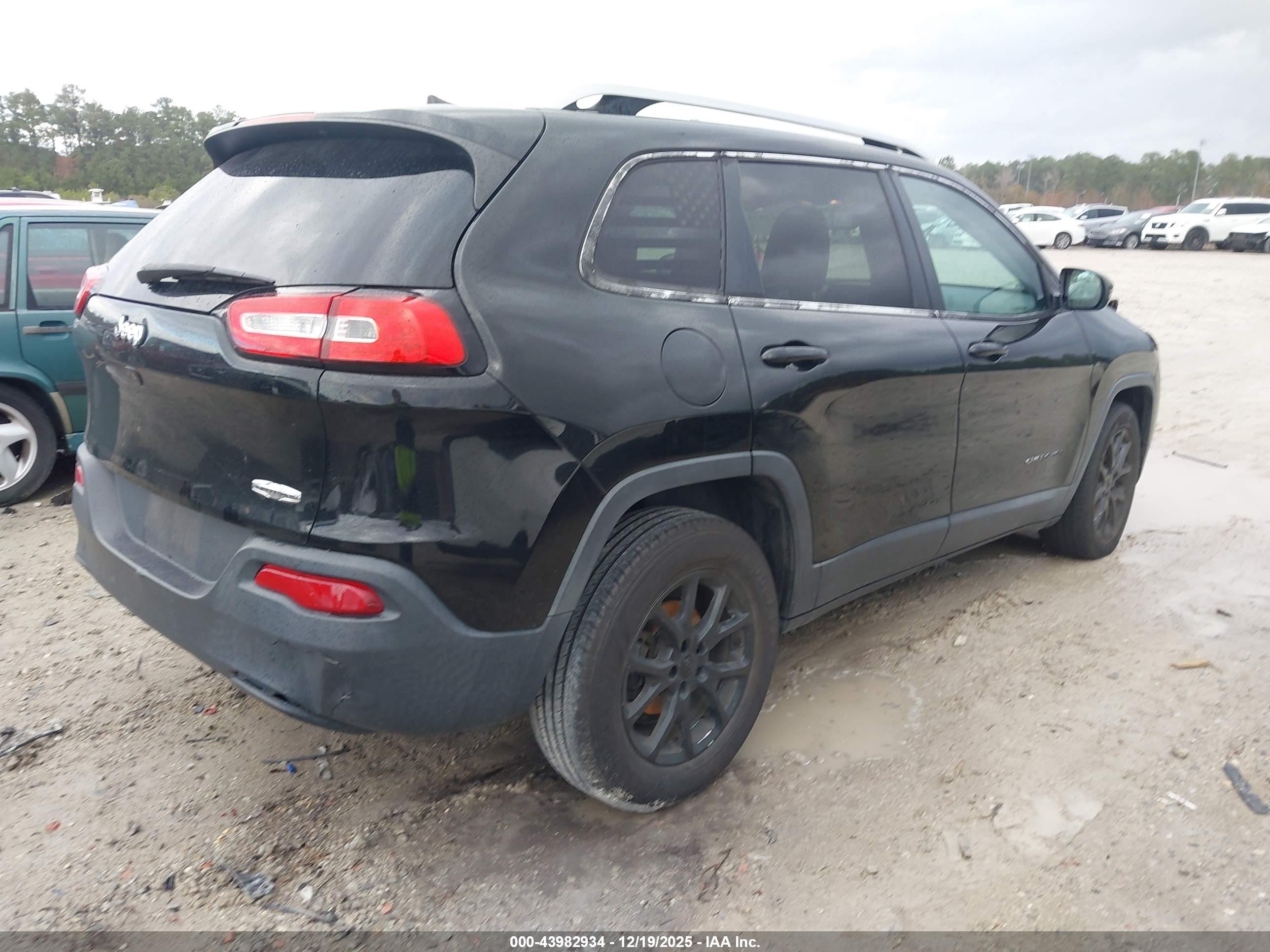 JEEP CHEROKEE image 4