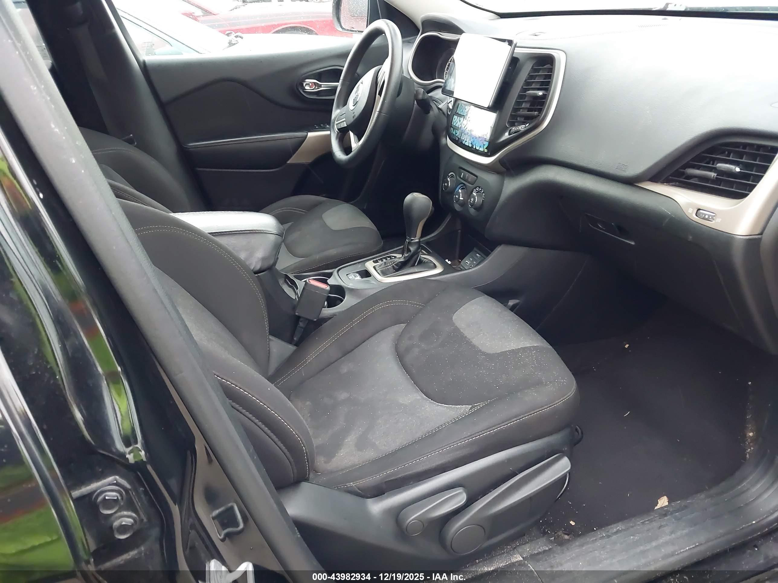JEEP CHEROKEE image 5