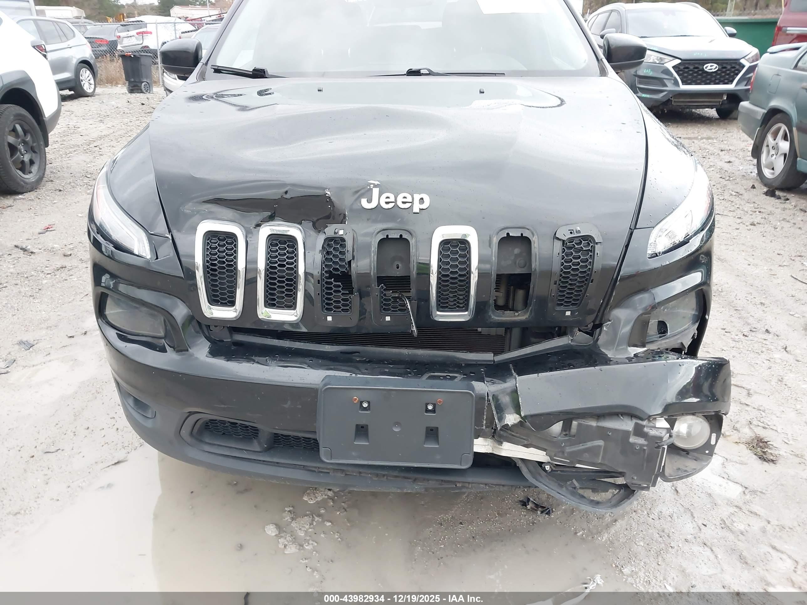 JEEP CHEROKEE image 6