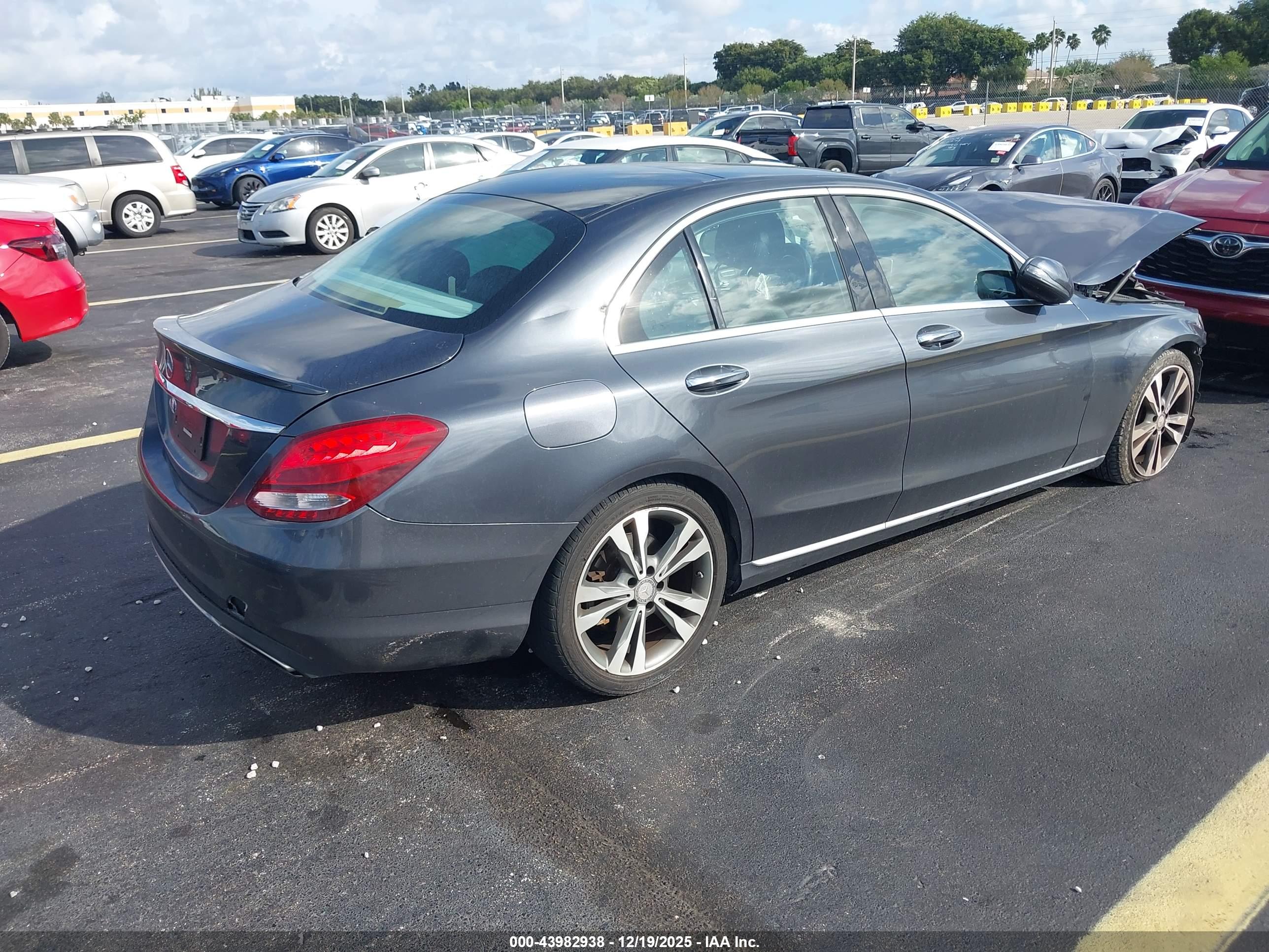 MERCEDES-BENZ C image 4