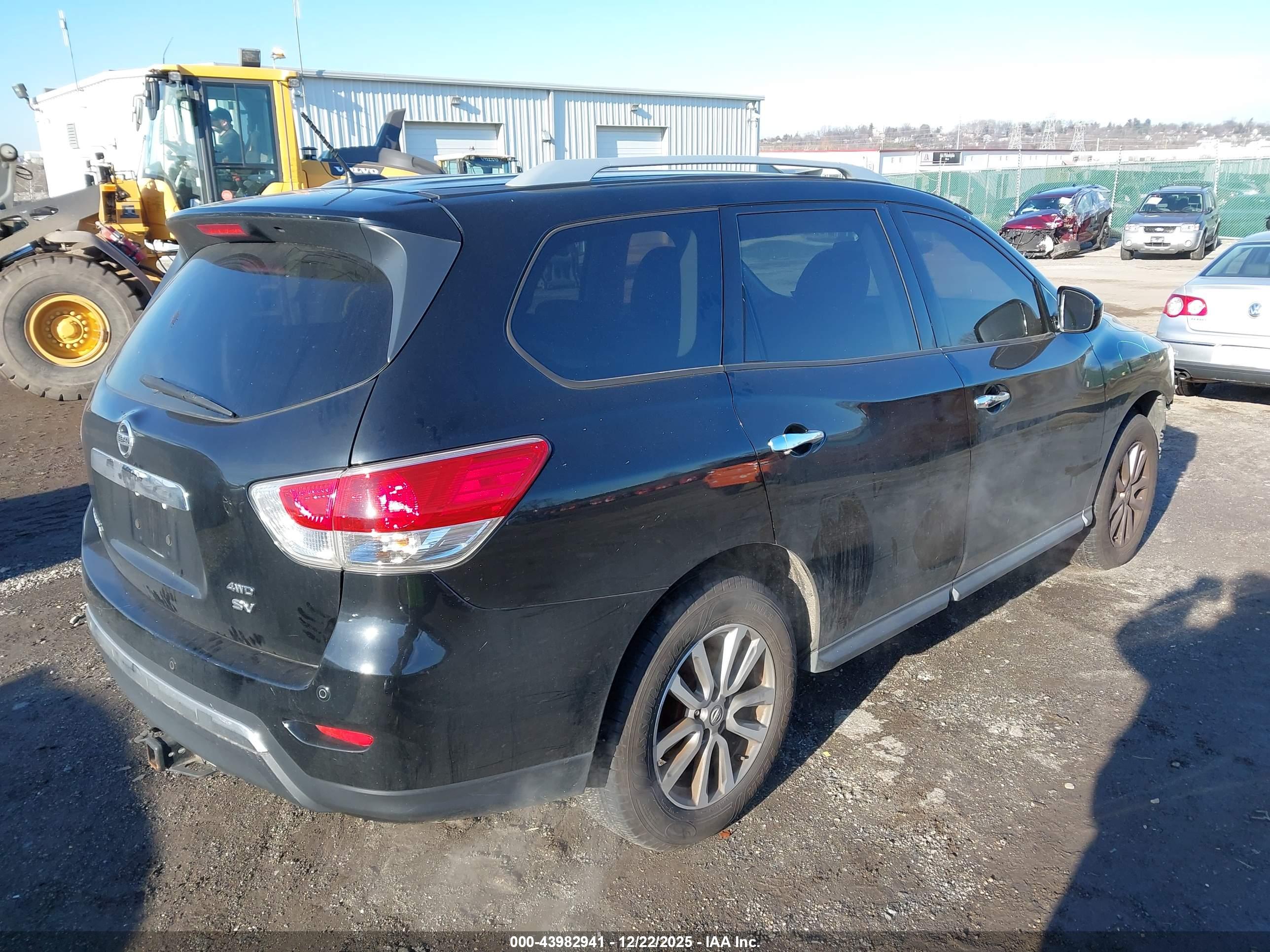 NISSAN PATHFINDER image 4