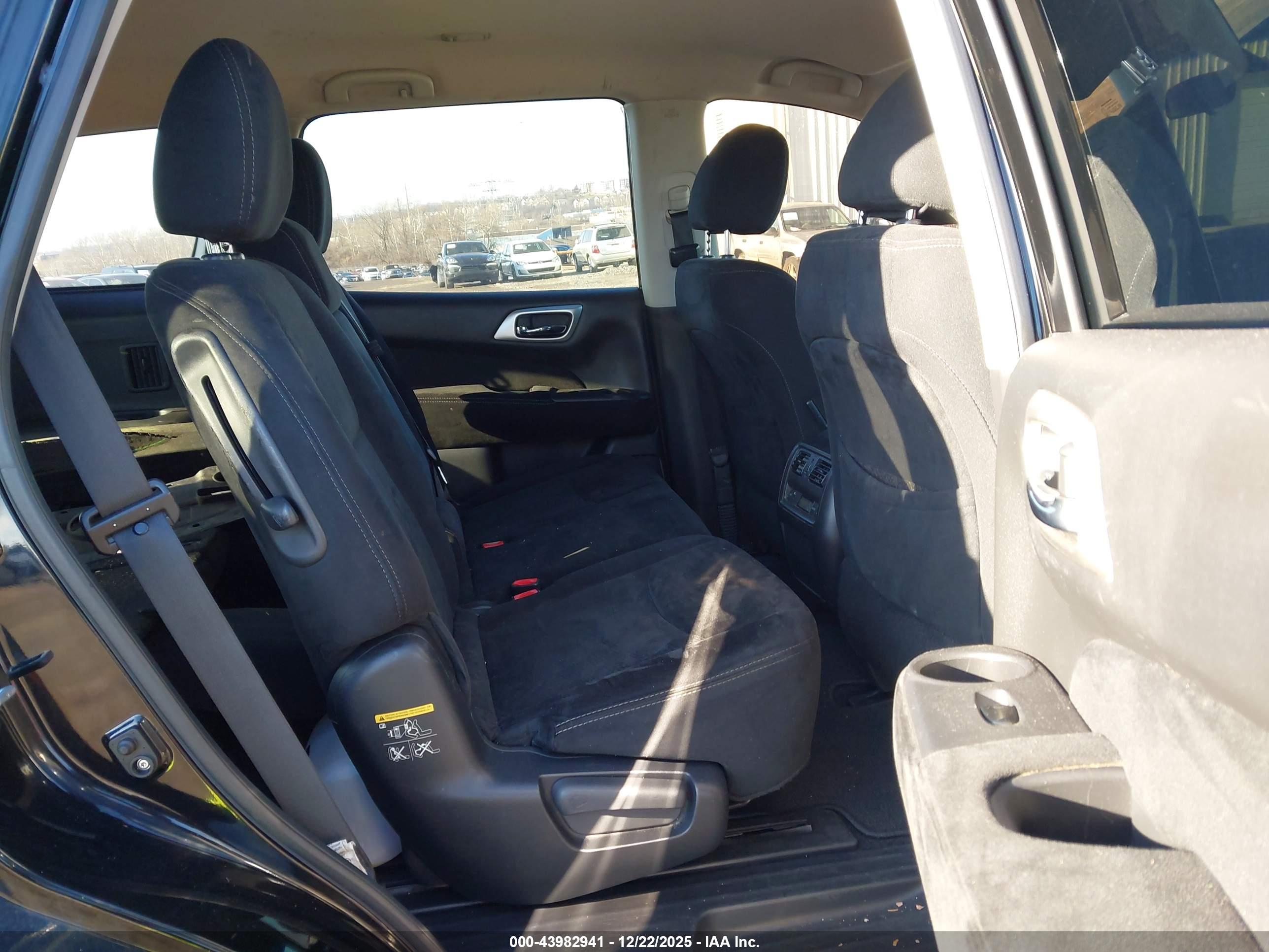 NISSAN PATHFINDER image 8