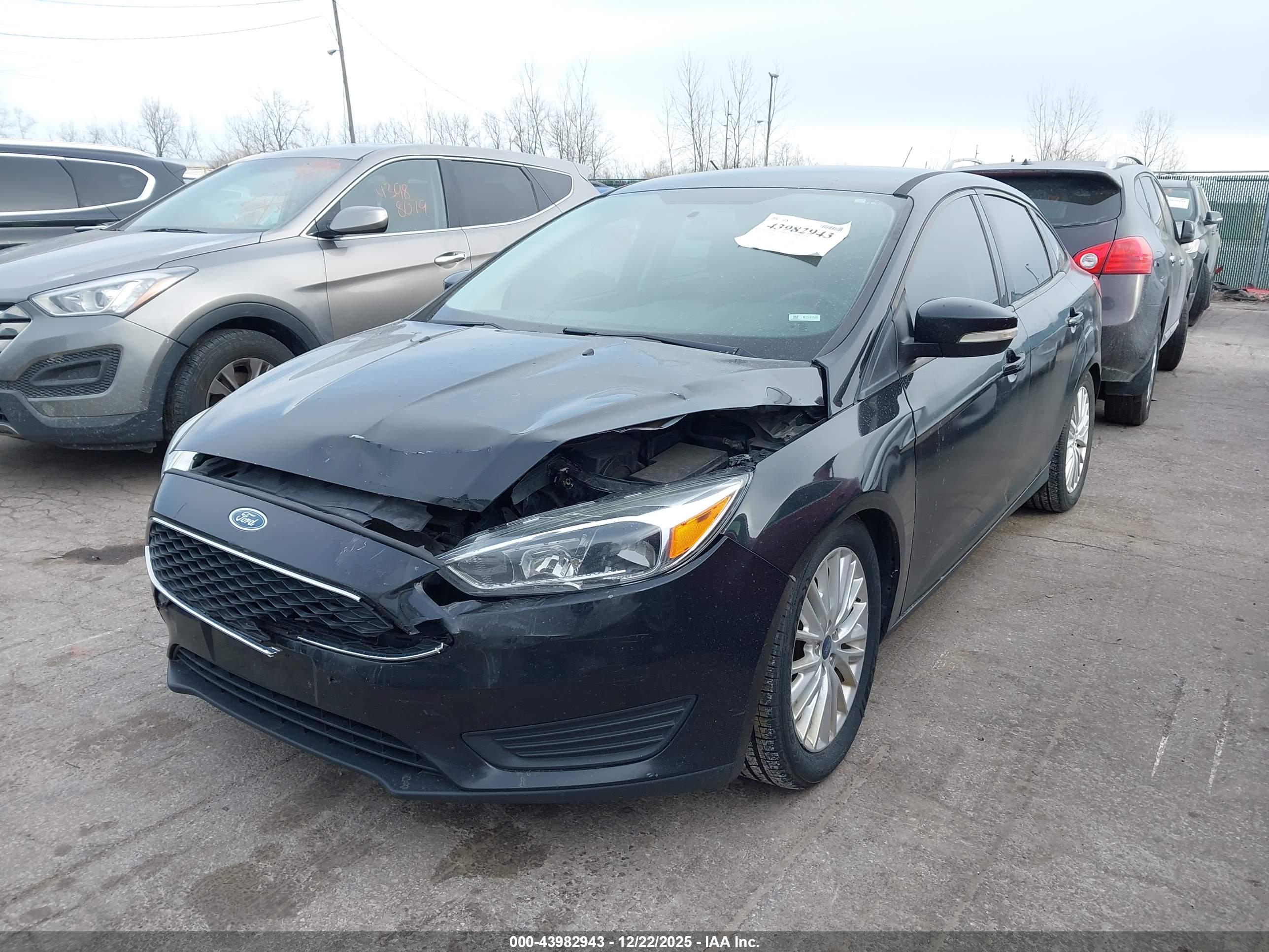FORD FOCUS image 2