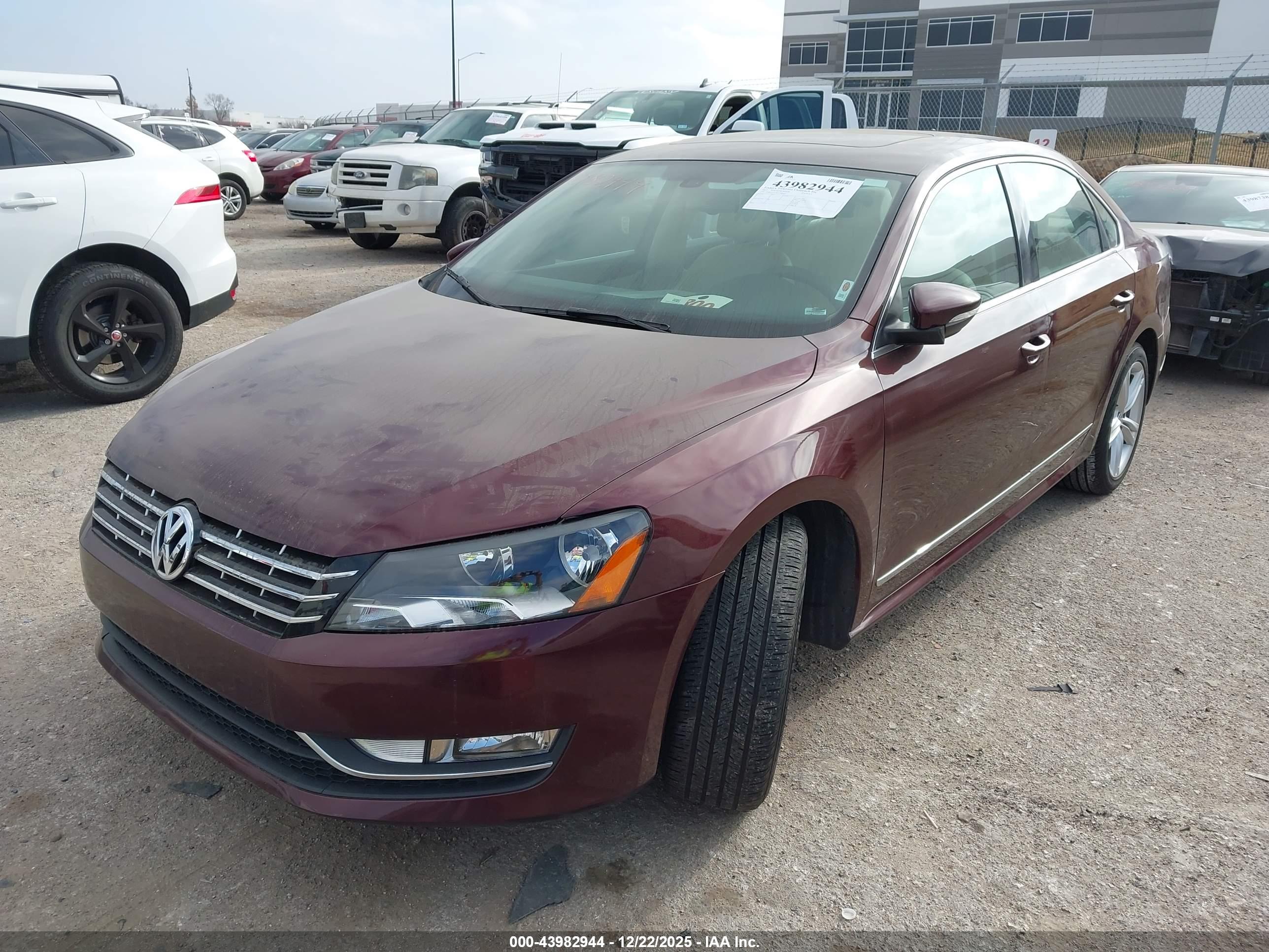 VOLKSWAGEN PASSAT image 2