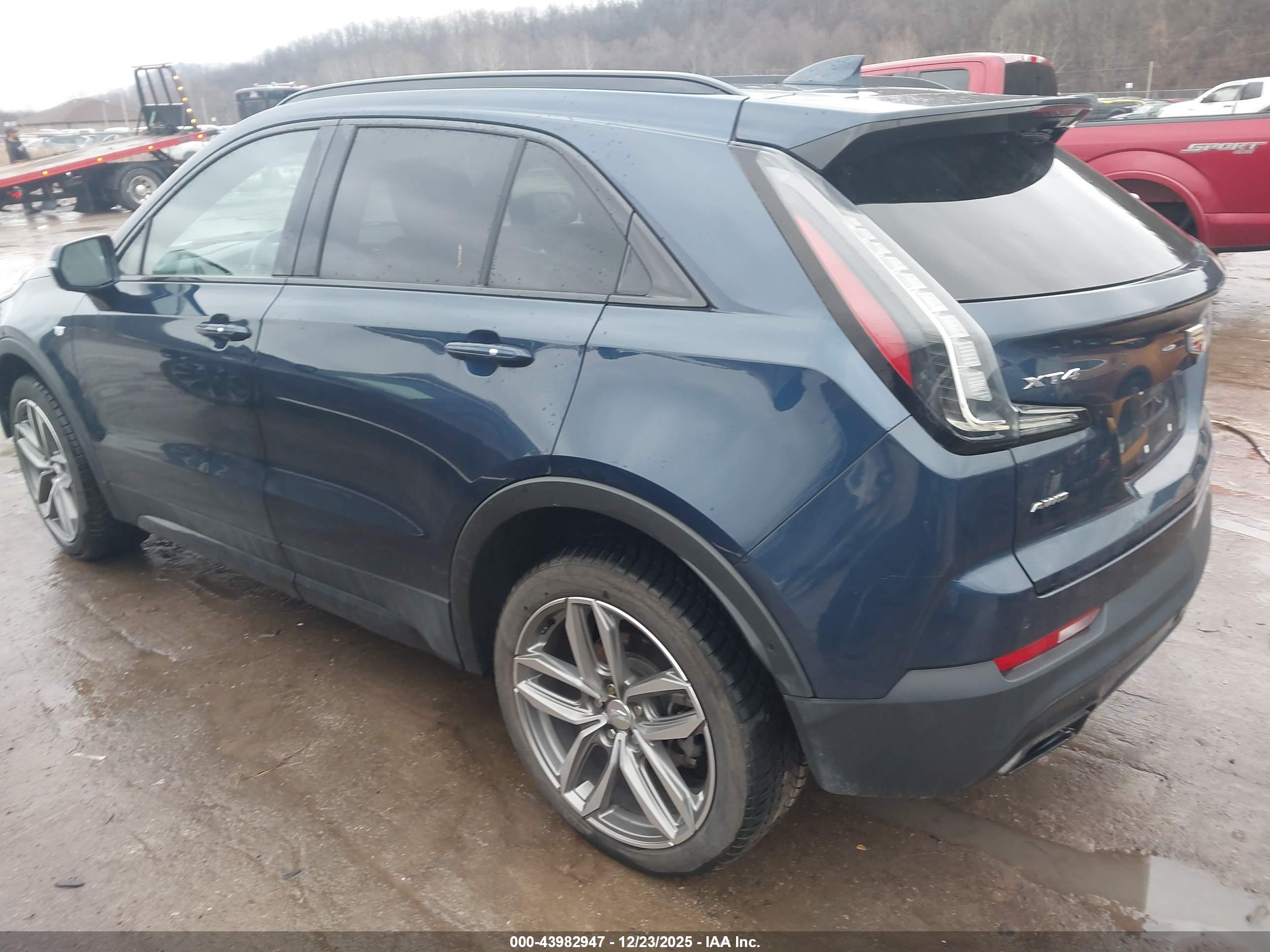 CADILLAC XT4 image 3