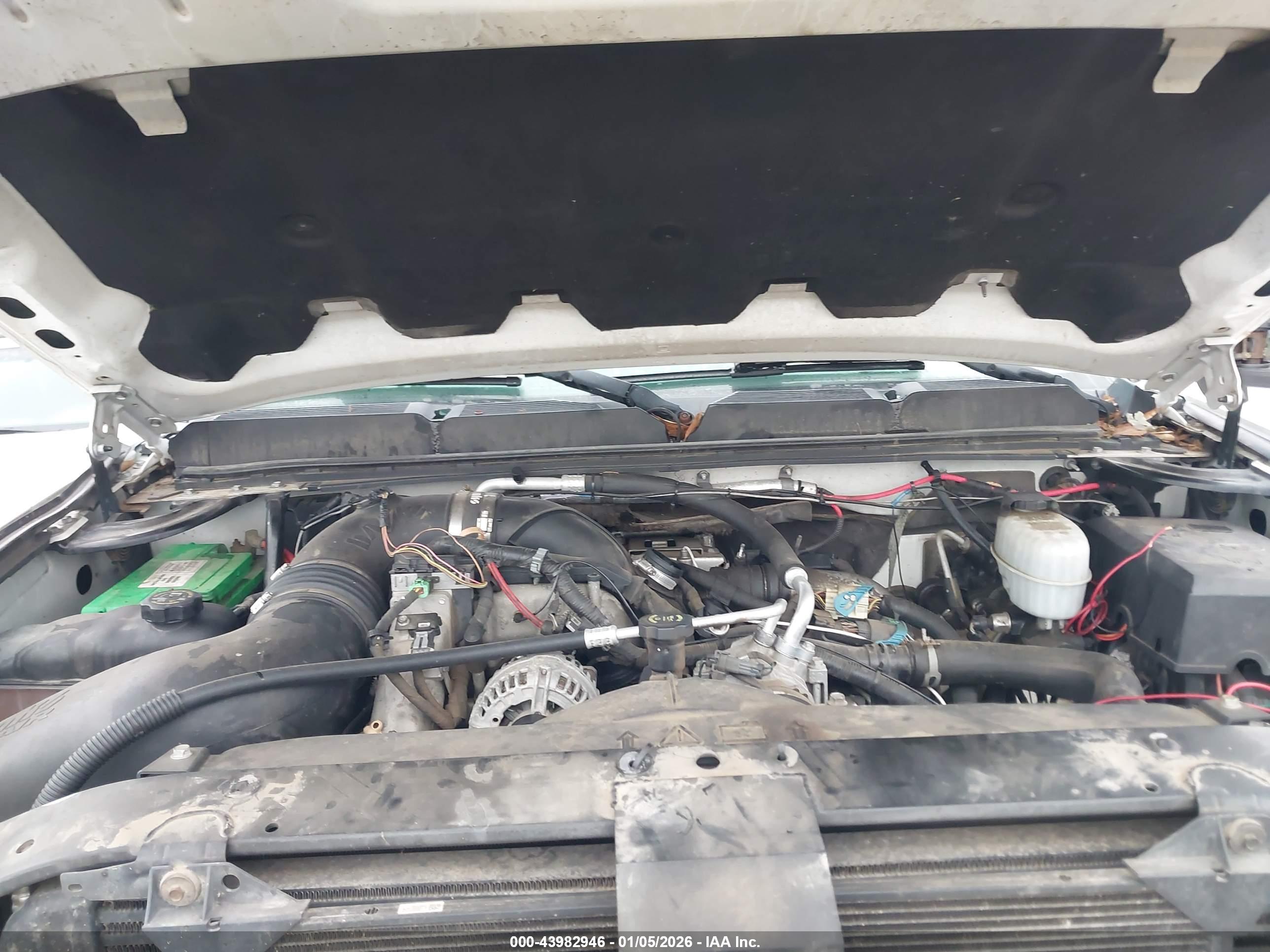 CHEVROLET SILVERADO image 10