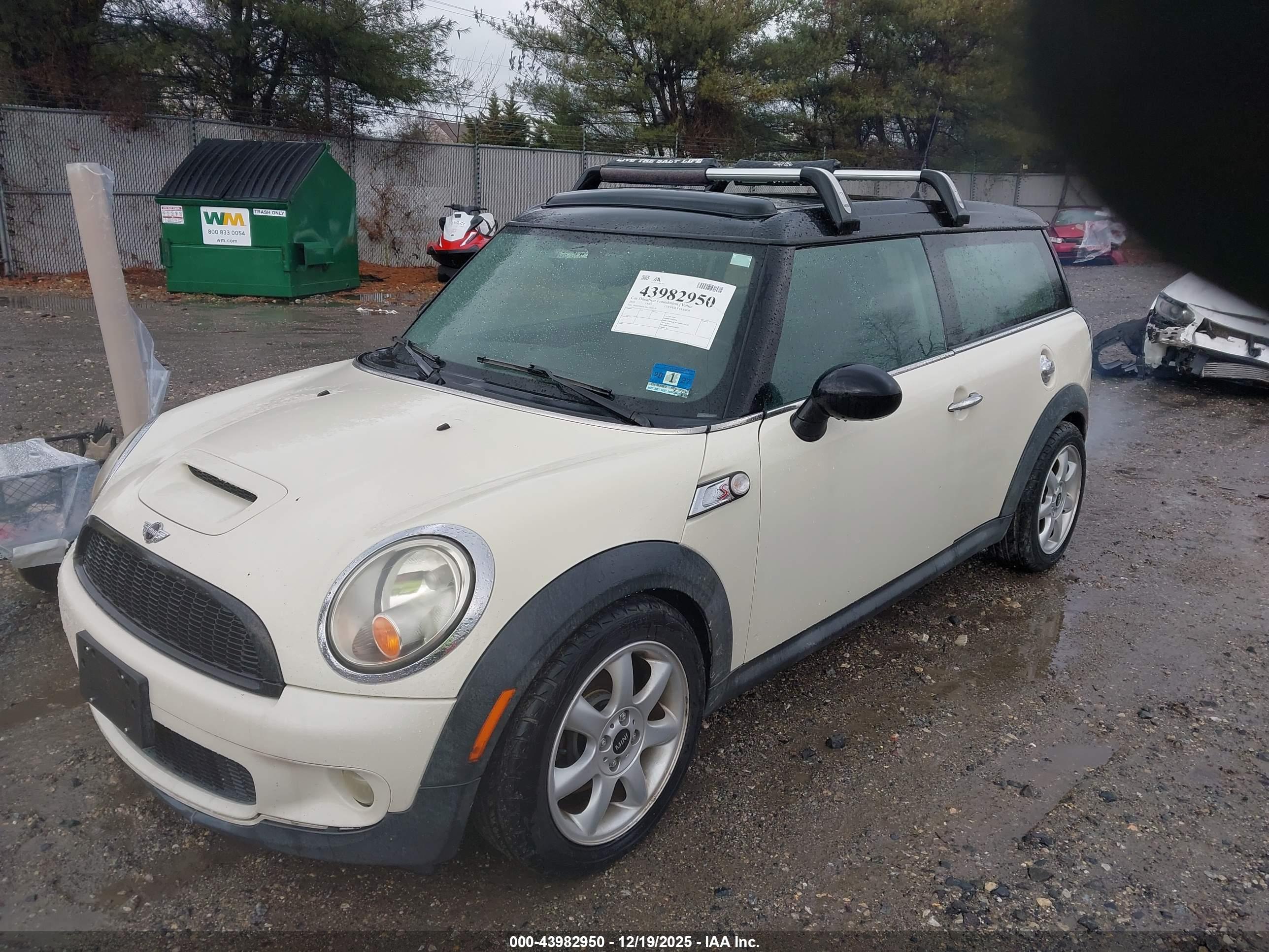 MINI COOPER image 2