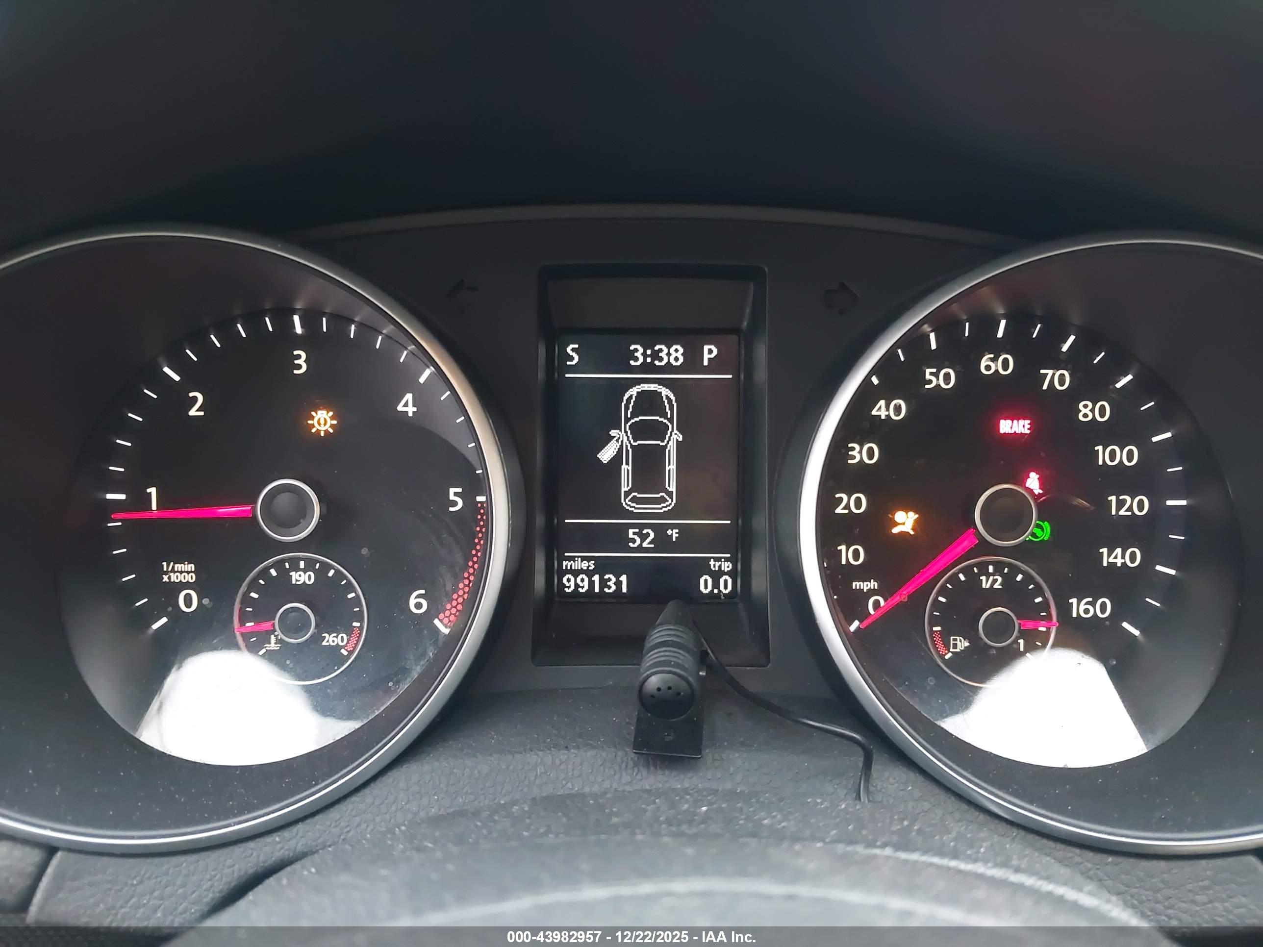 VOLKSWAGEN JETTA image 7