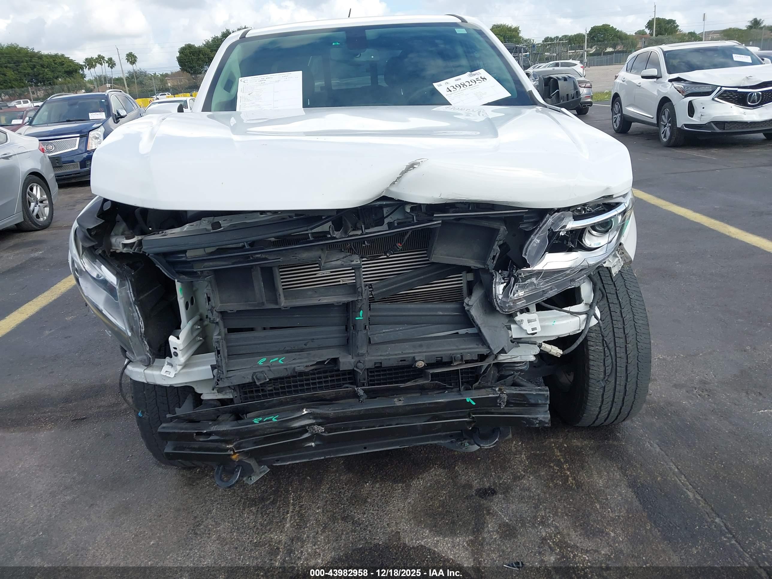 CHEVROLET COLORADO image 6