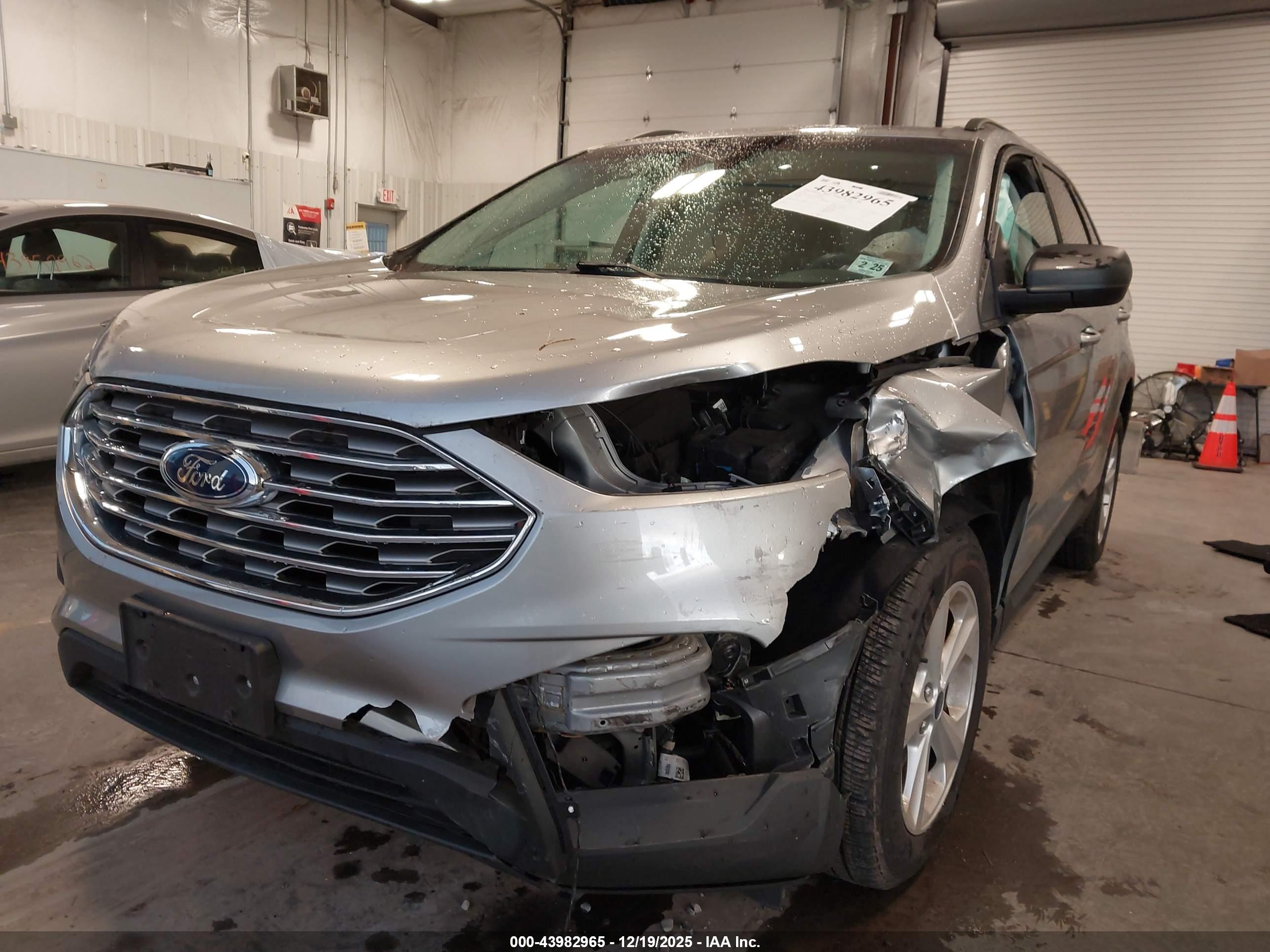 FORD EDGE image 2