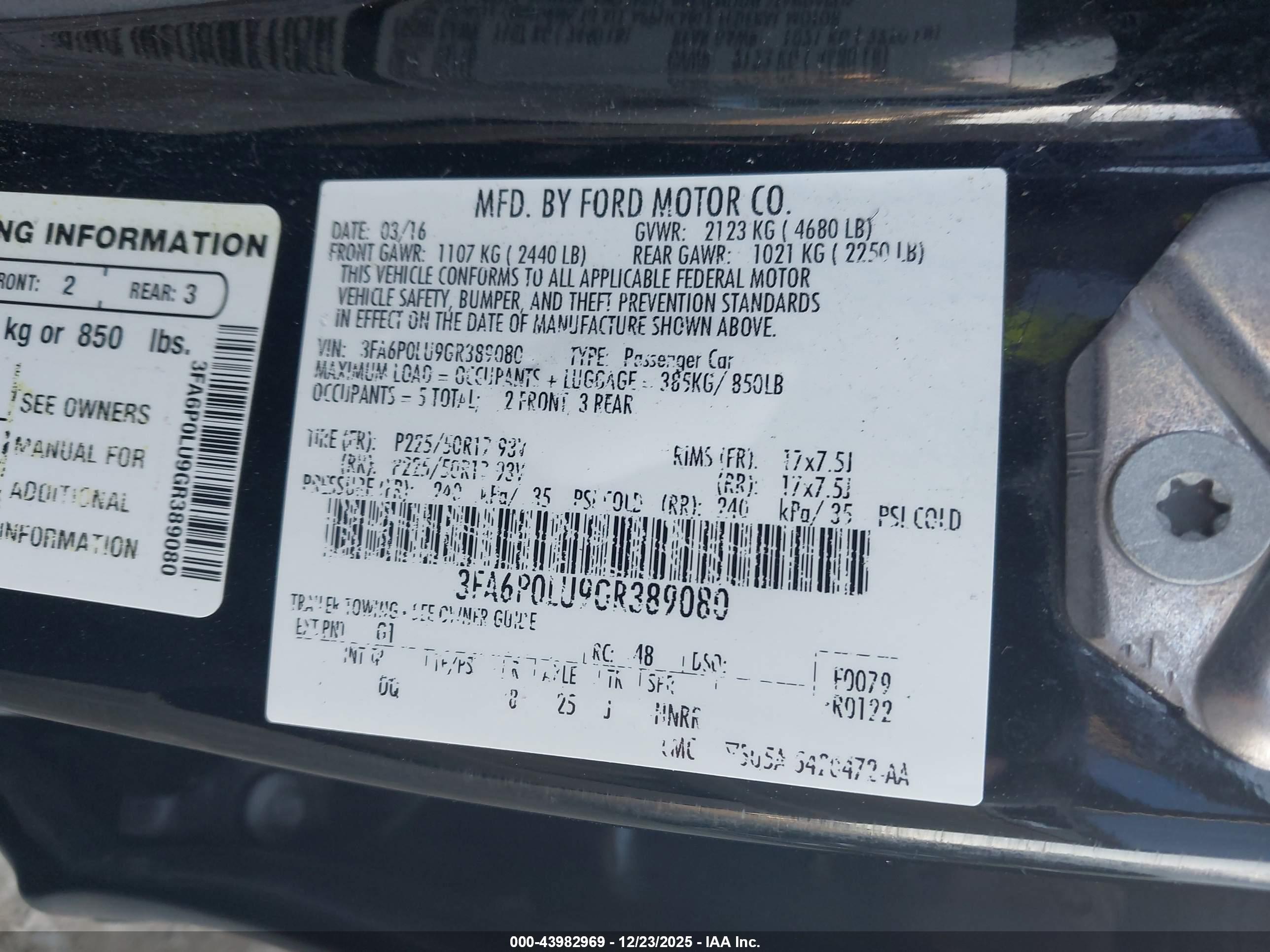 FORD FUSION image 9