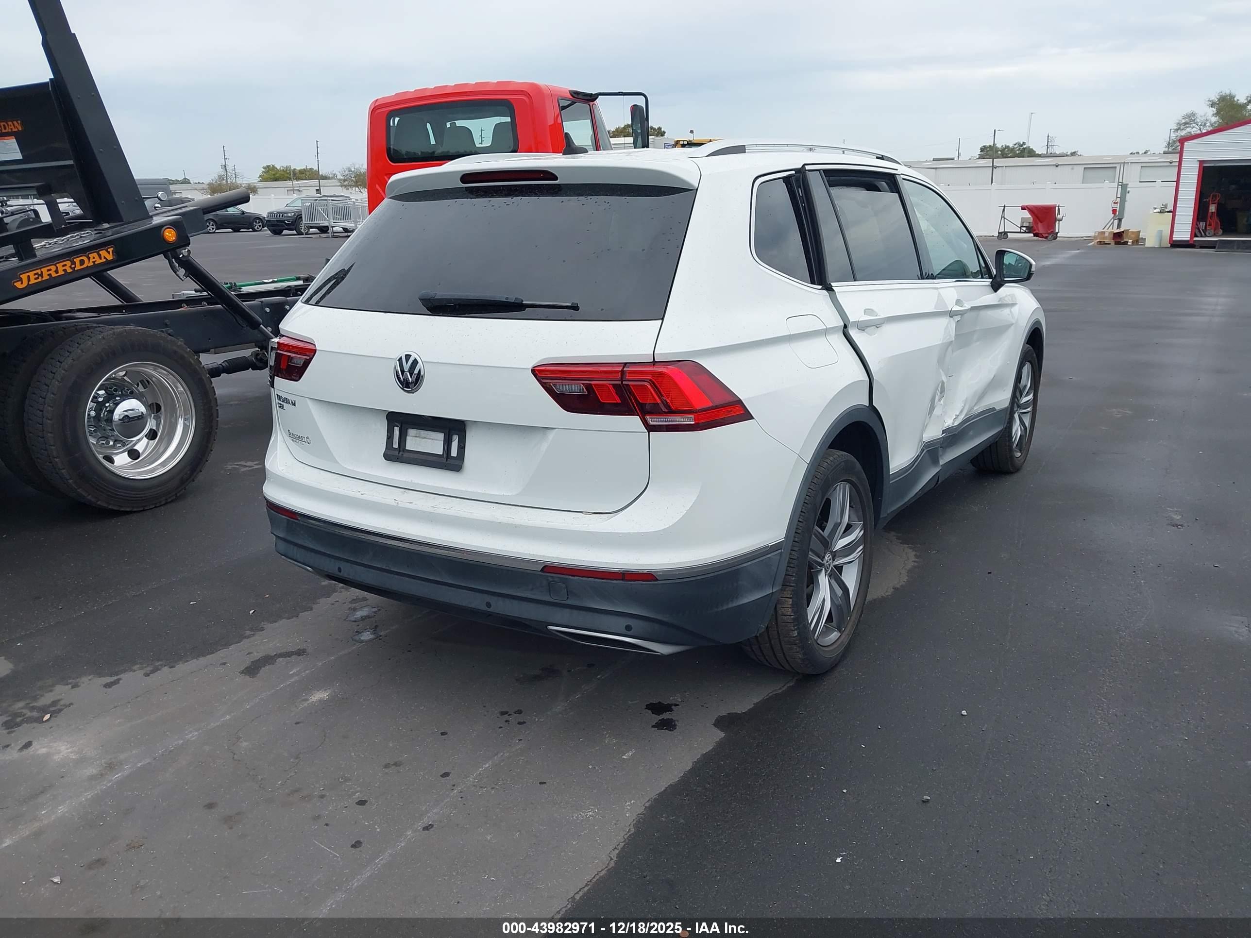VOLKSWAGEN TIGUAN image 4