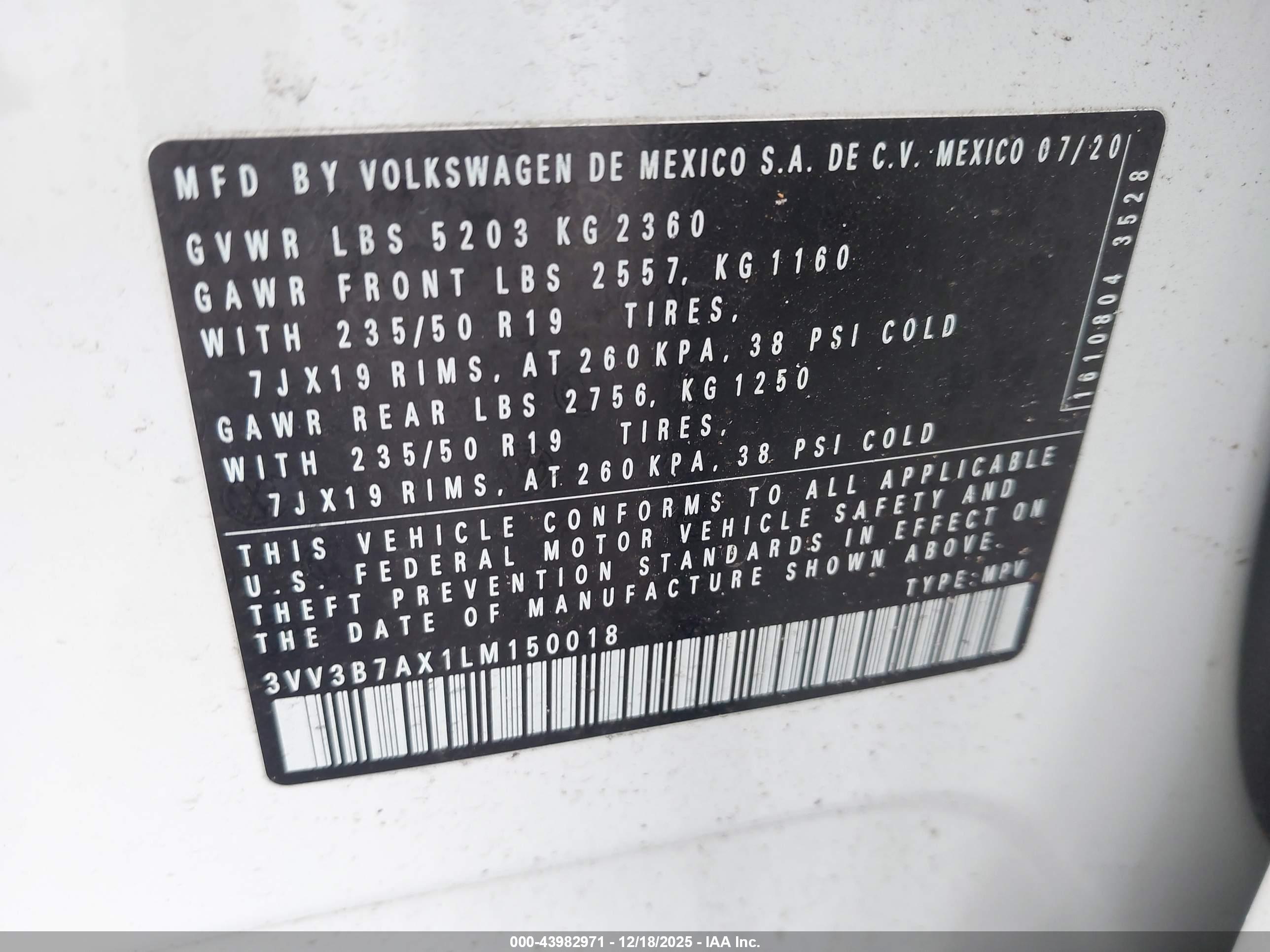 VOLKSWAGEN TIGUAN image 9