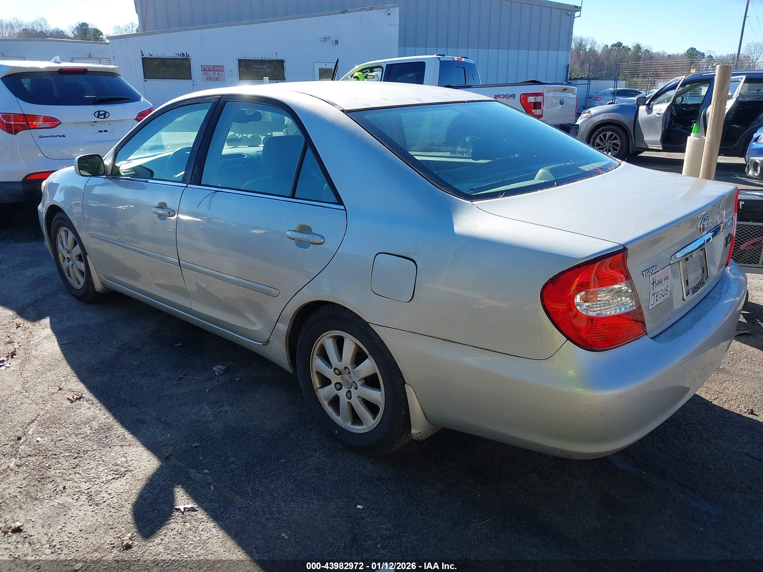 TOYOTA CAMRY image 3
