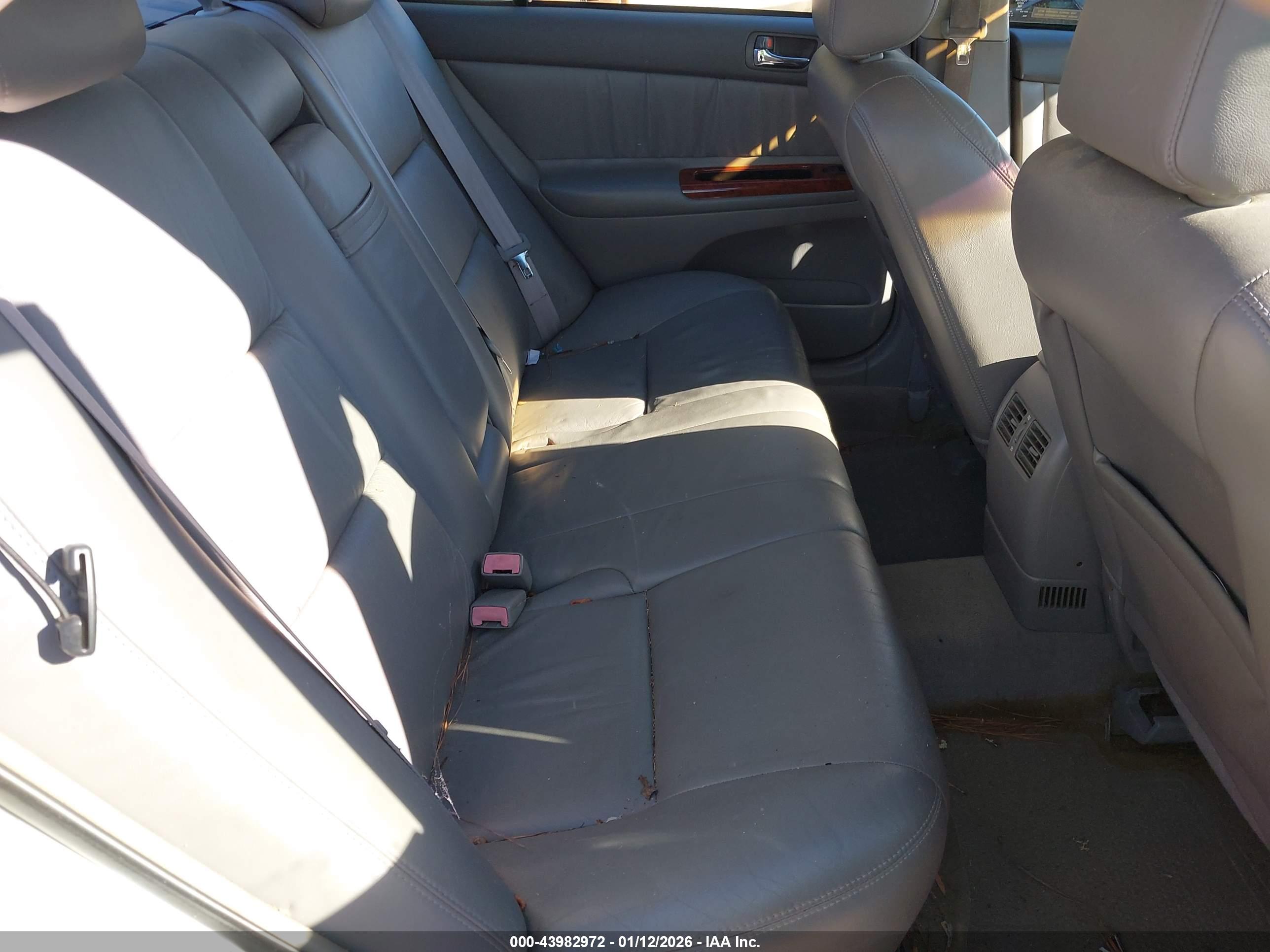 TOYOTA CAMRY image 8