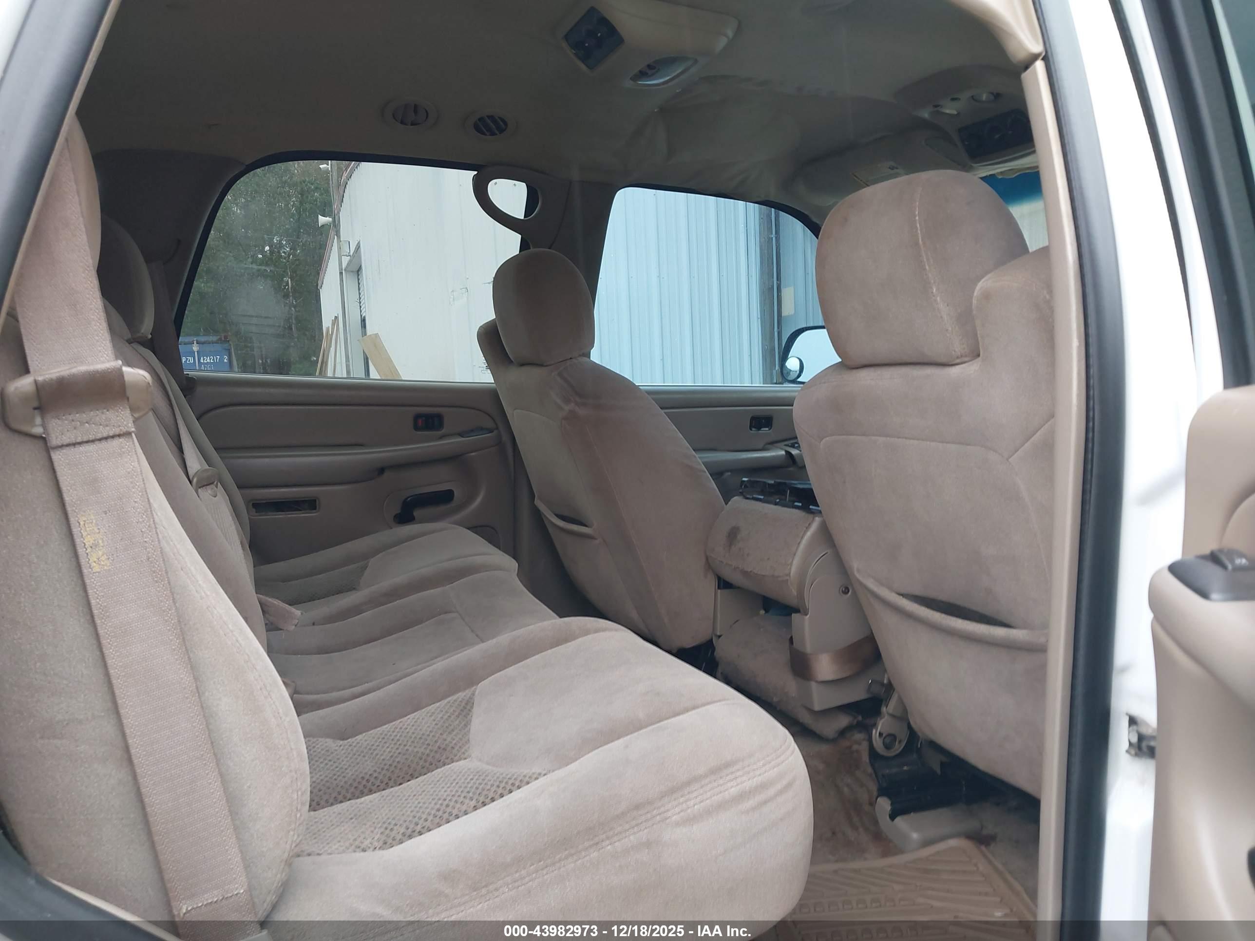 CHEVROLET TAHOE image 8