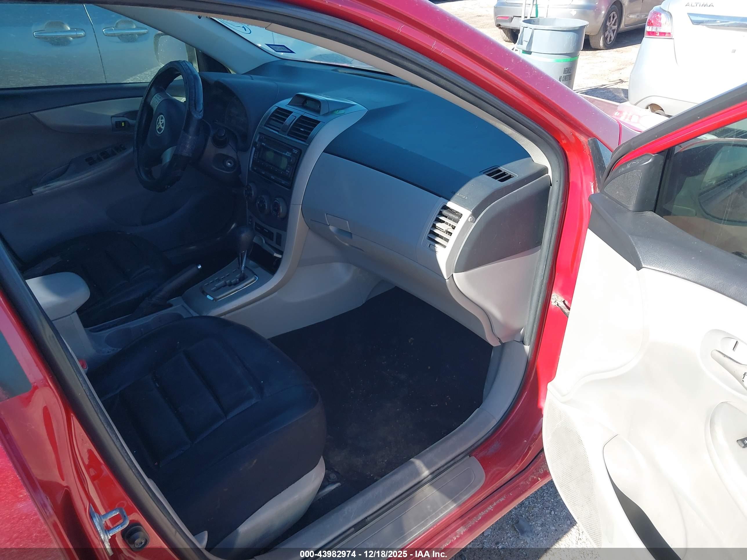 TOYOTA COROLLA image 5