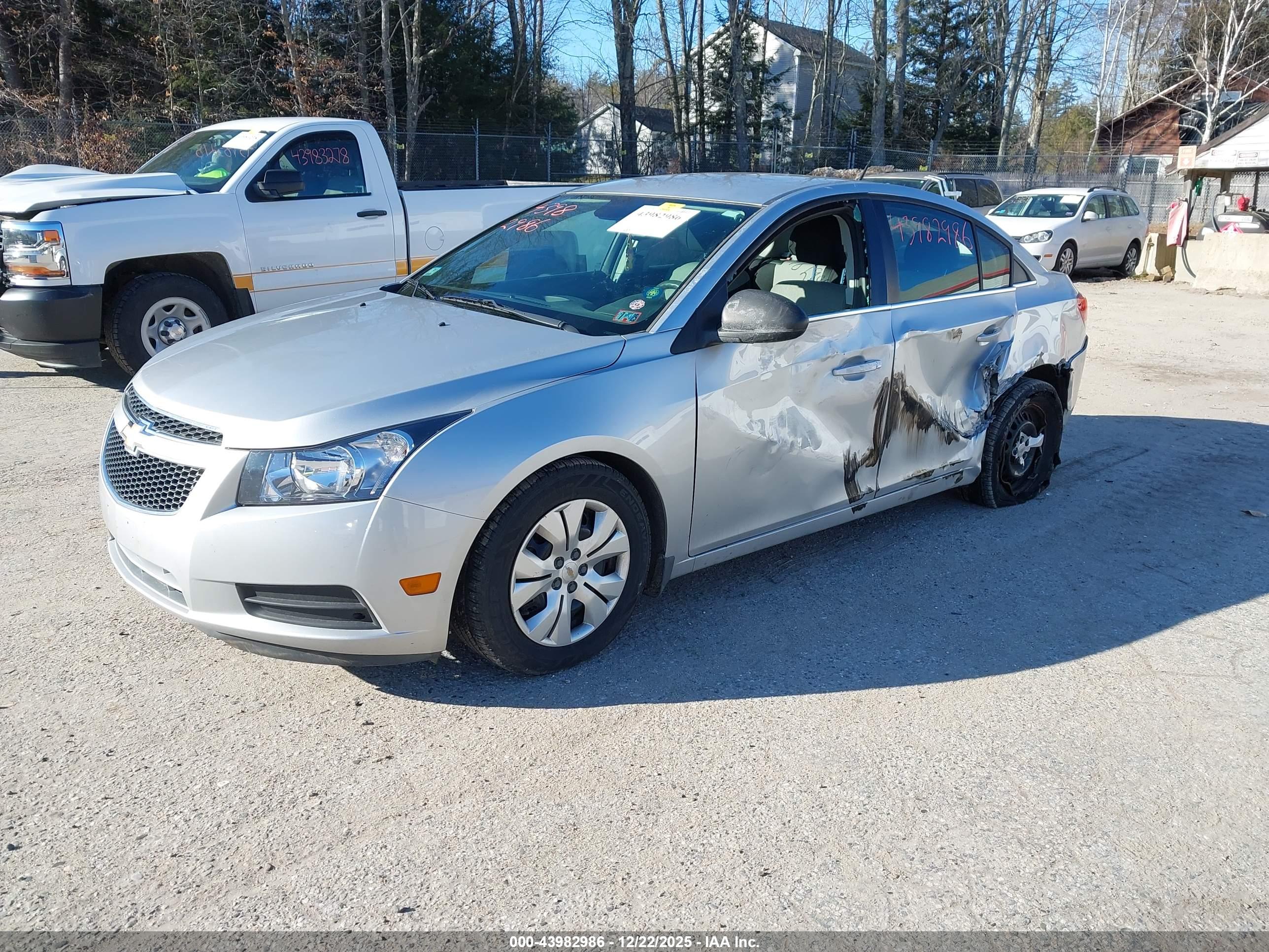 CHEVROLET CRUZE image 2
