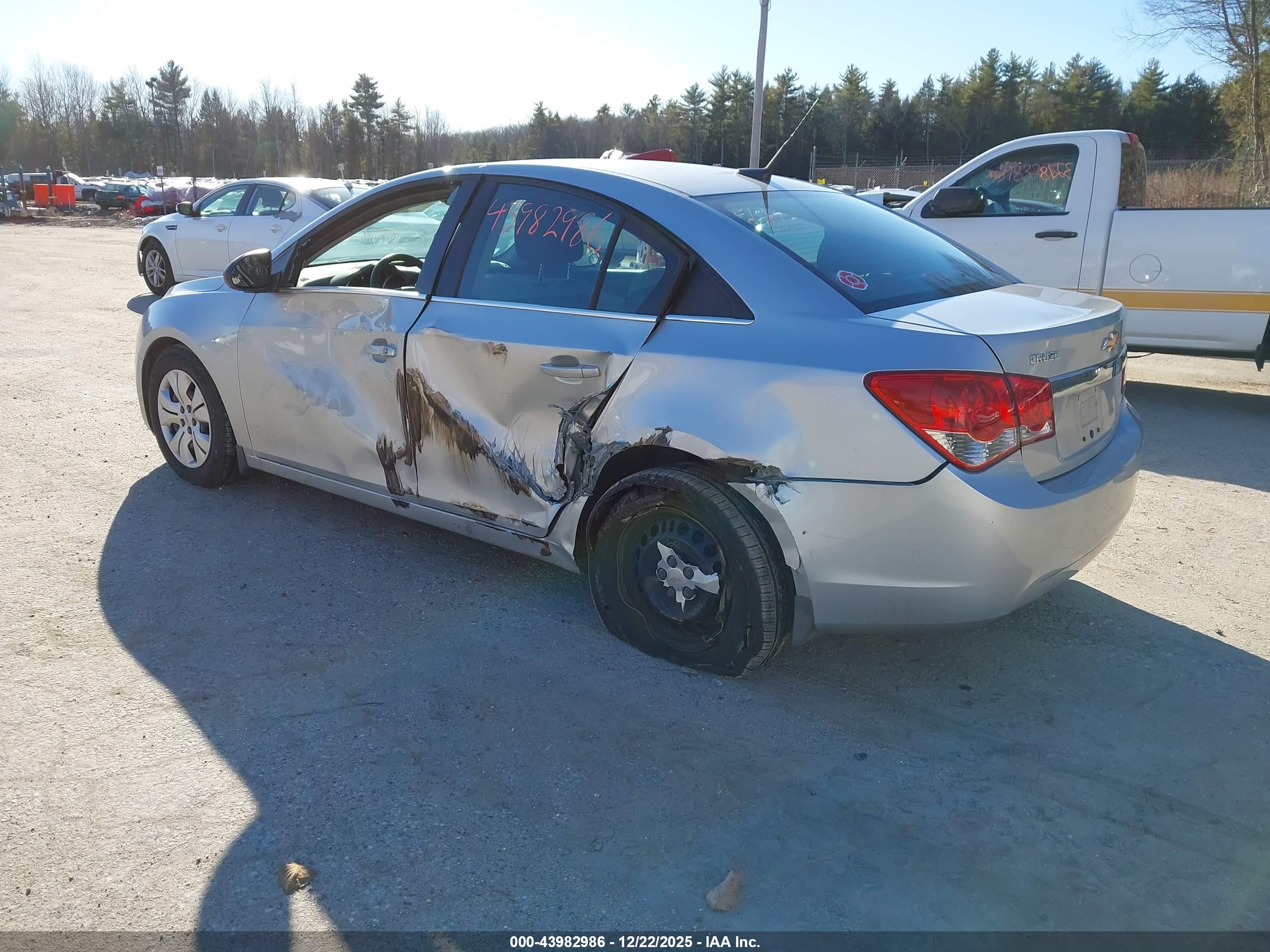 CHEVROLET CRUZE image 3