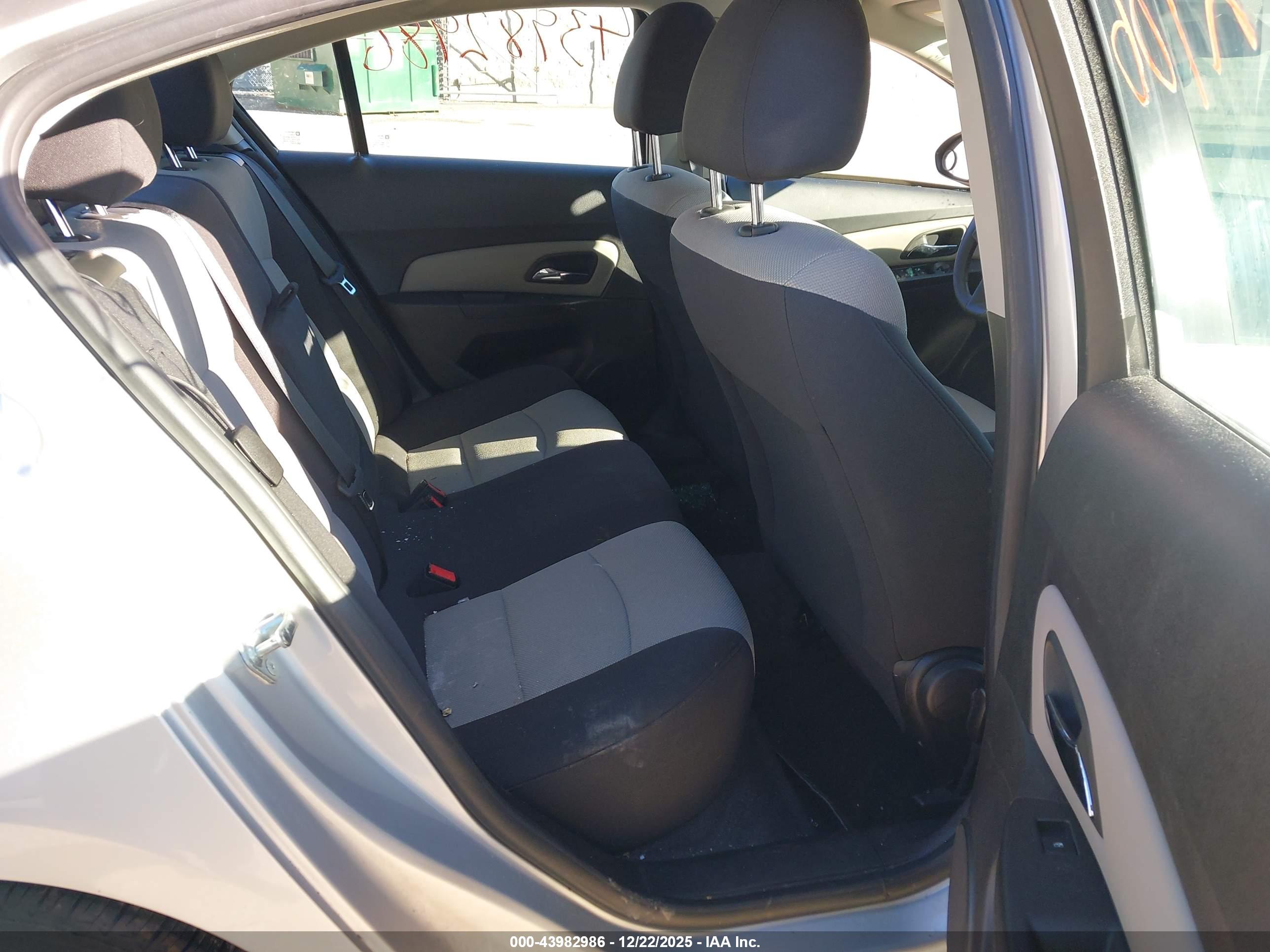 CHEVROLET CRUZE image 8