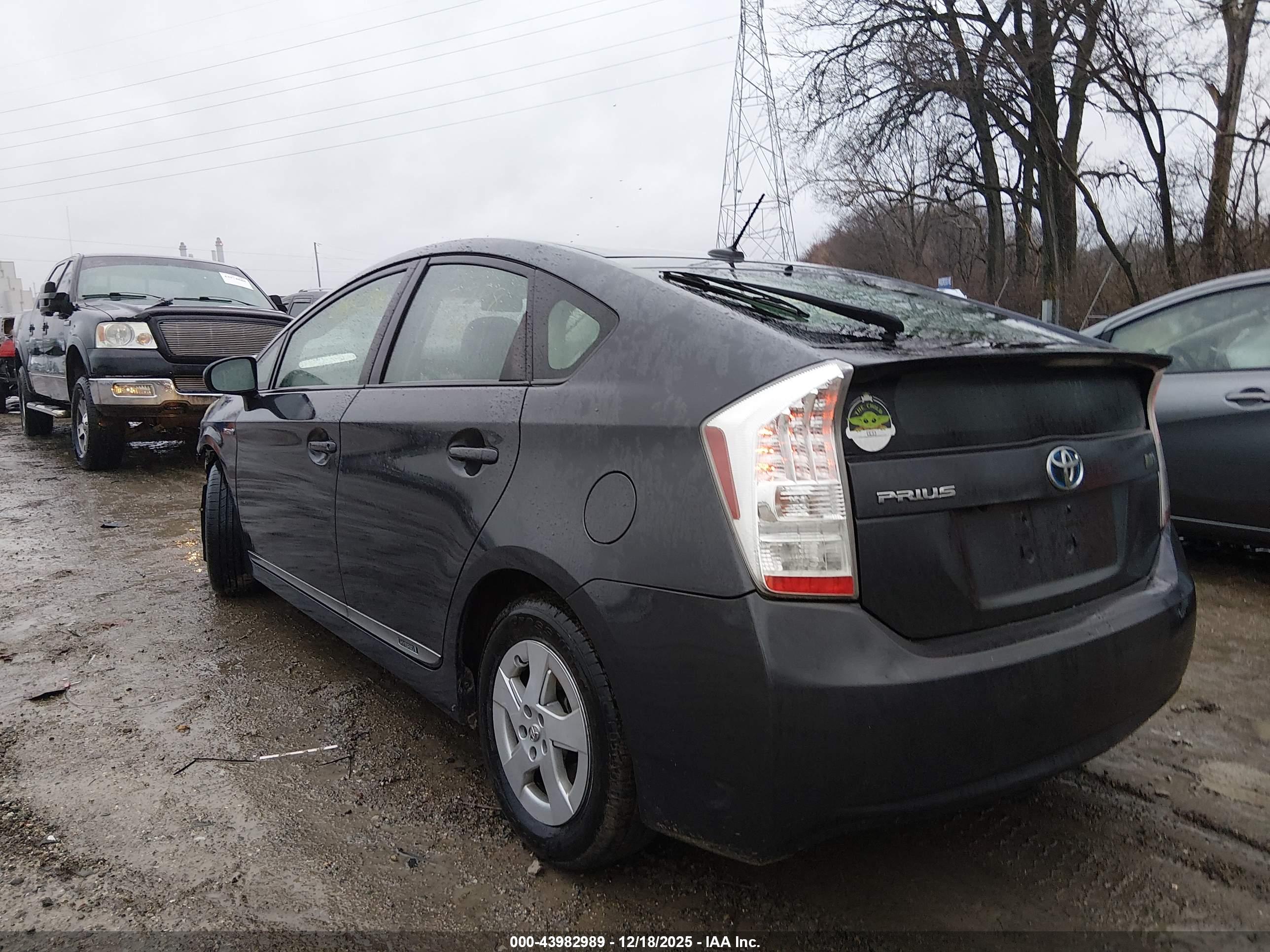 TOYOTA PRIUS image 3