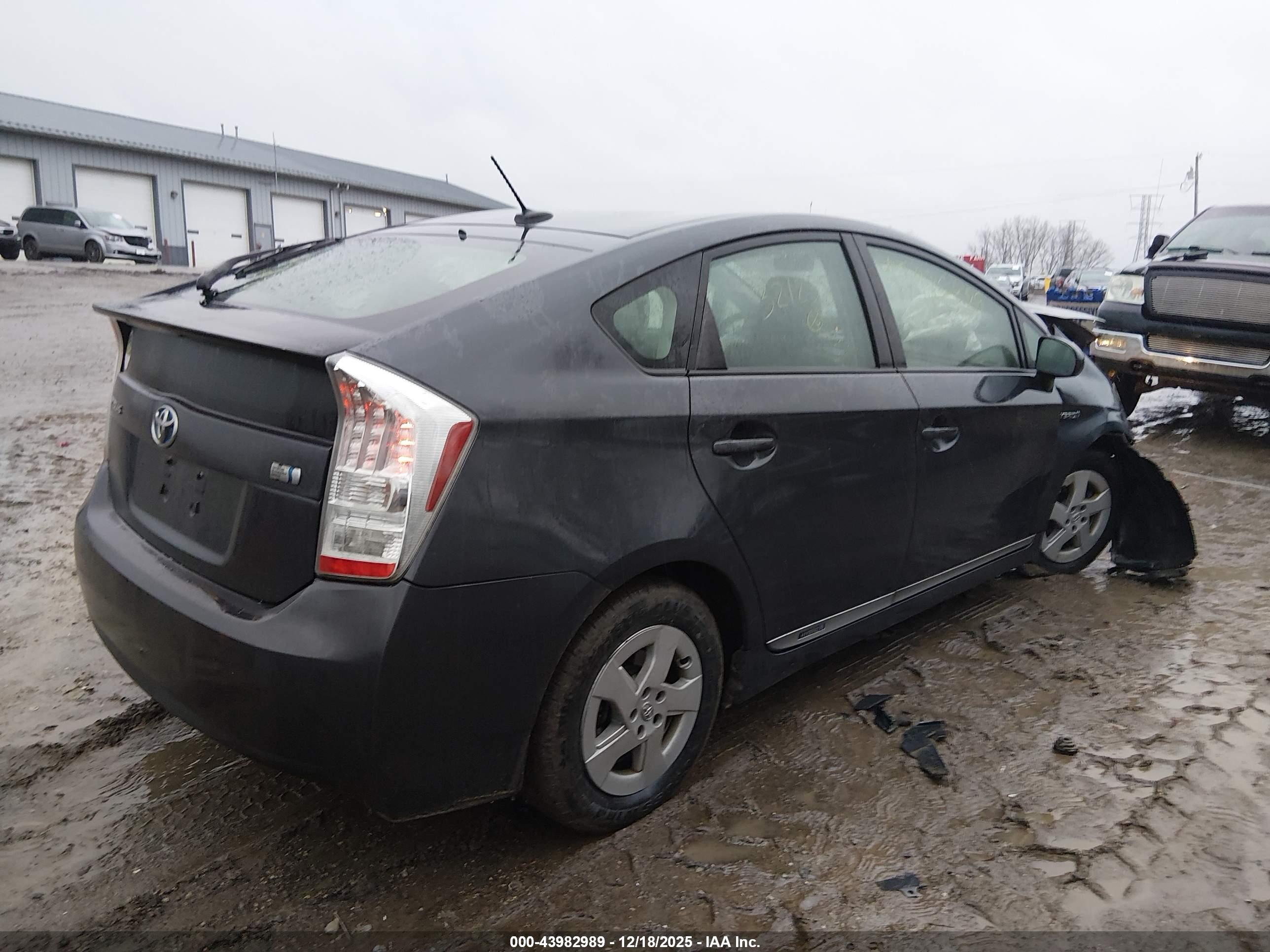 TOYOTA PRIUS image 4