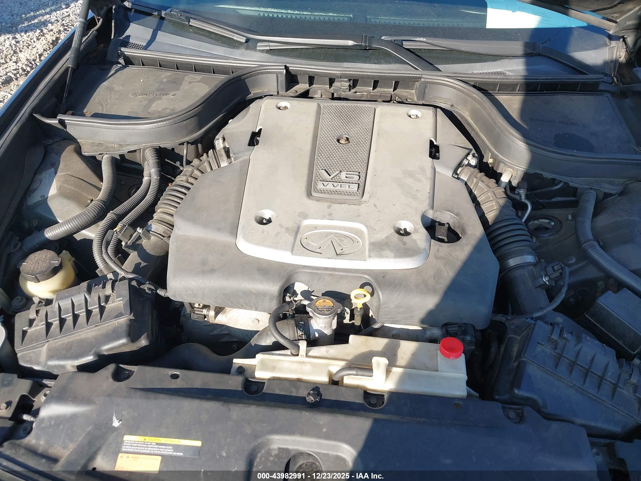 INFINITI G37 image 10