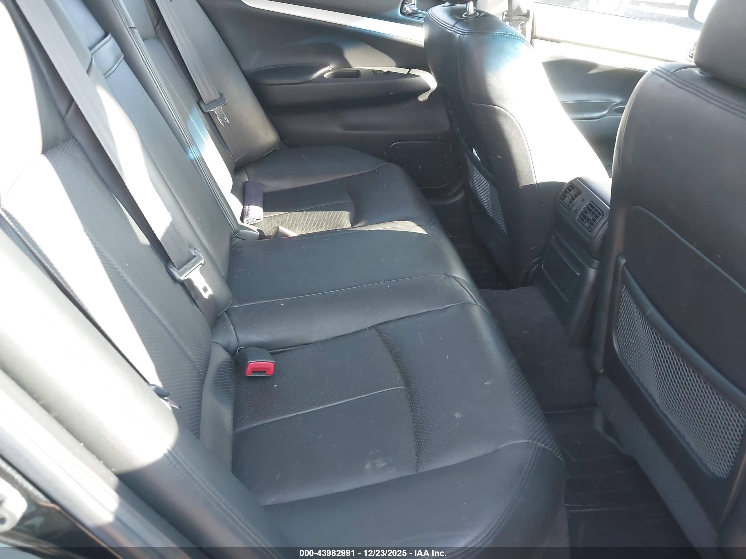 INFINITI G37 image 8