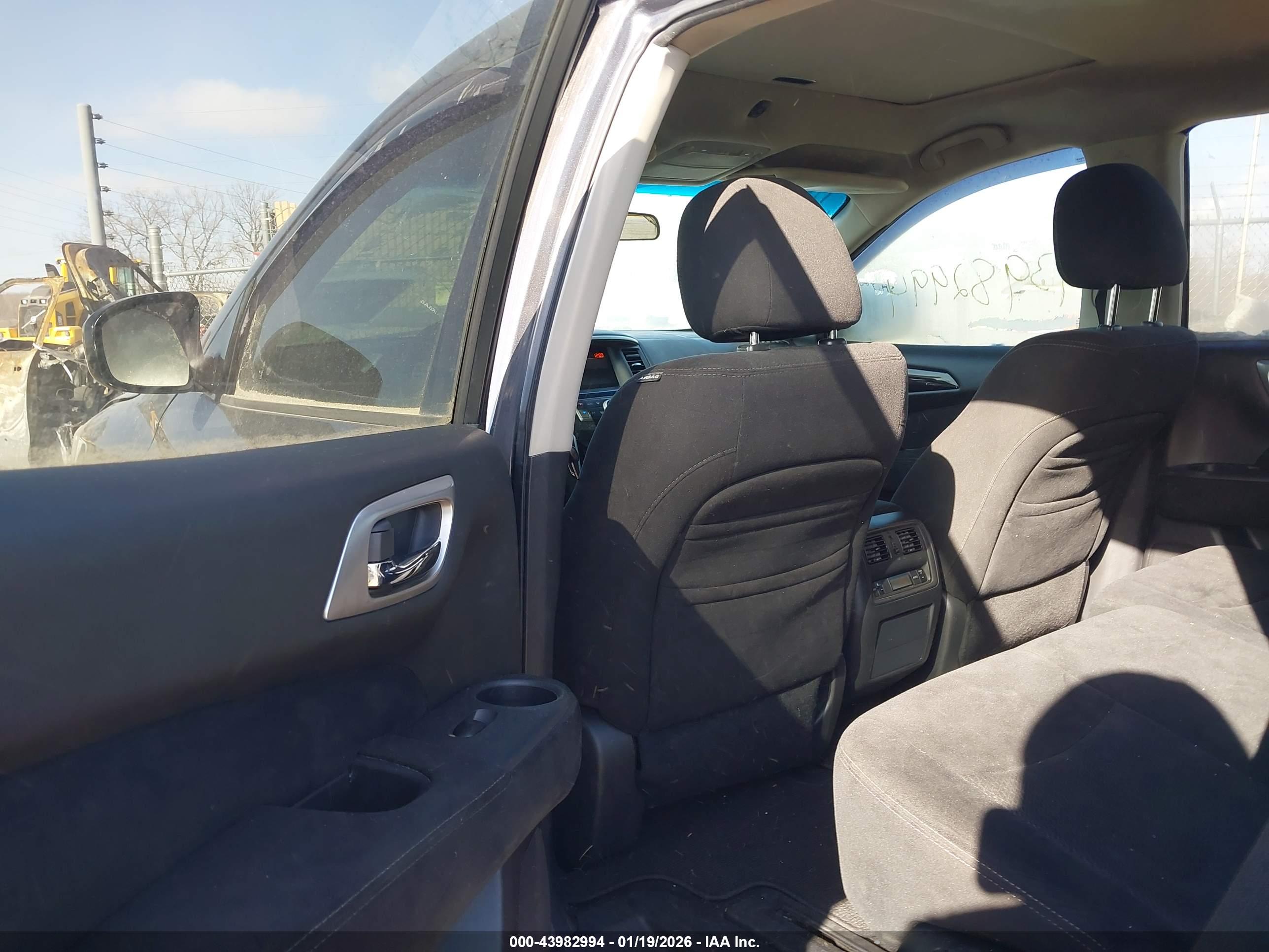 NISSAN PATHFINDER image 8